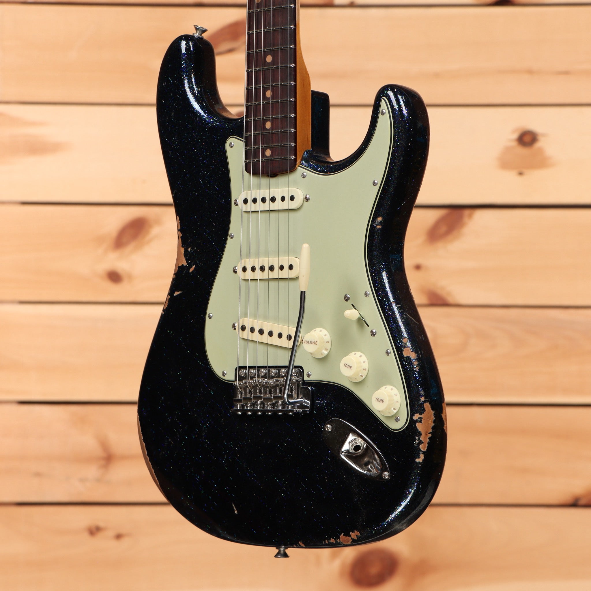 Fender Custom Shop Righteous Reissue Late 1962 Stratocaster relic aged holoflake electric guitar with rosewood fretboard and single-coil pickups