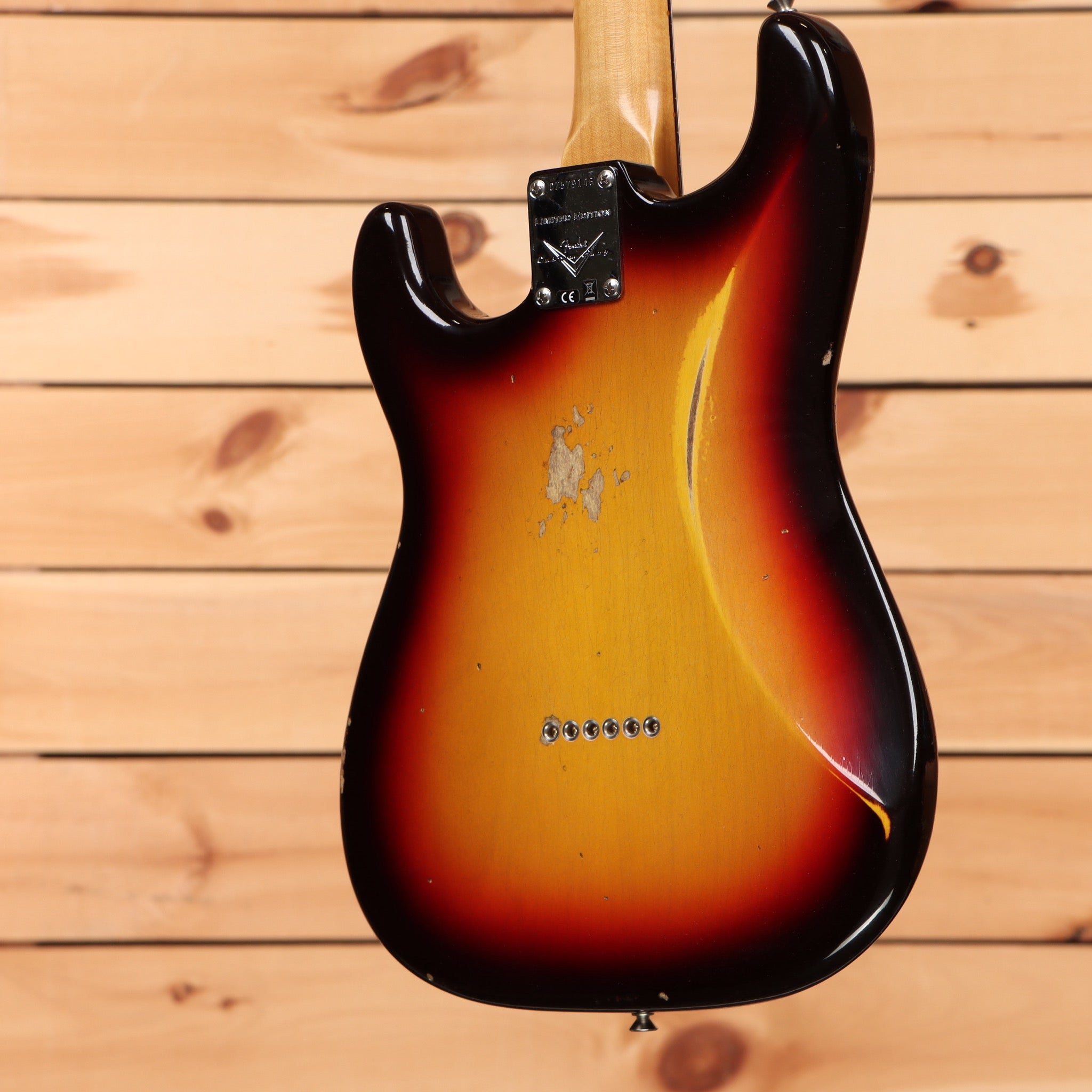 Fender Custom Shop Limited 1959 Stratocaster Hardtail Relic electric guitar Chocolate 3-Tone Sunburst with single-coil pickups