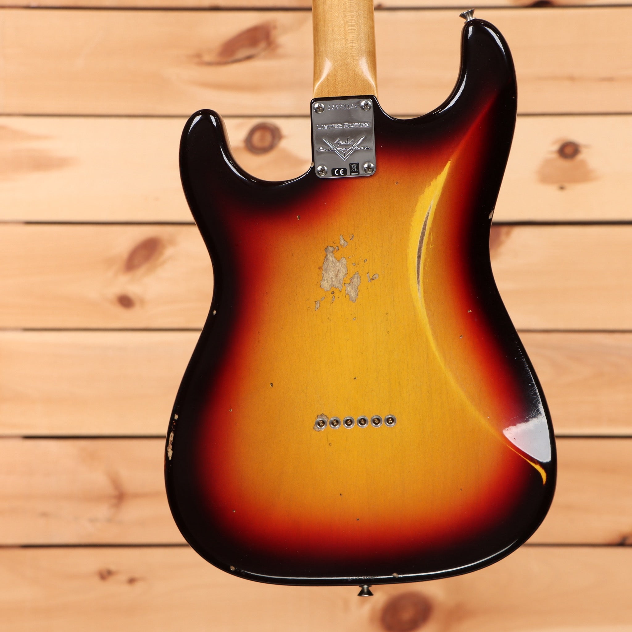 Fender Custom Shop Limited 1959 Stratocaster Hardtail Relic electric guitar Chocolate 3-Tone Sunburst with single-coil pickups