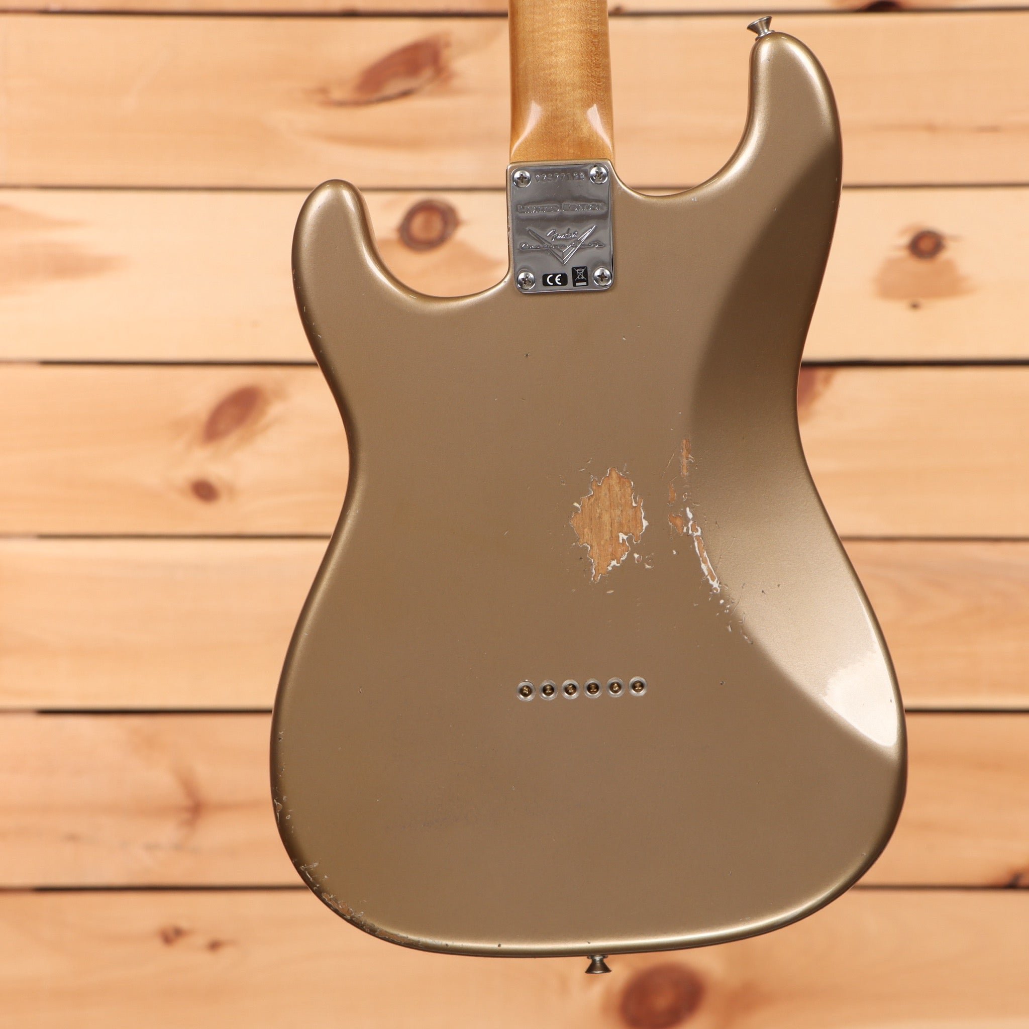 Fender Custom Shop Limited 1959 Stratocaster Hardtail Relic electric guitar Aged Shoreline Gold with single-coil pickups
