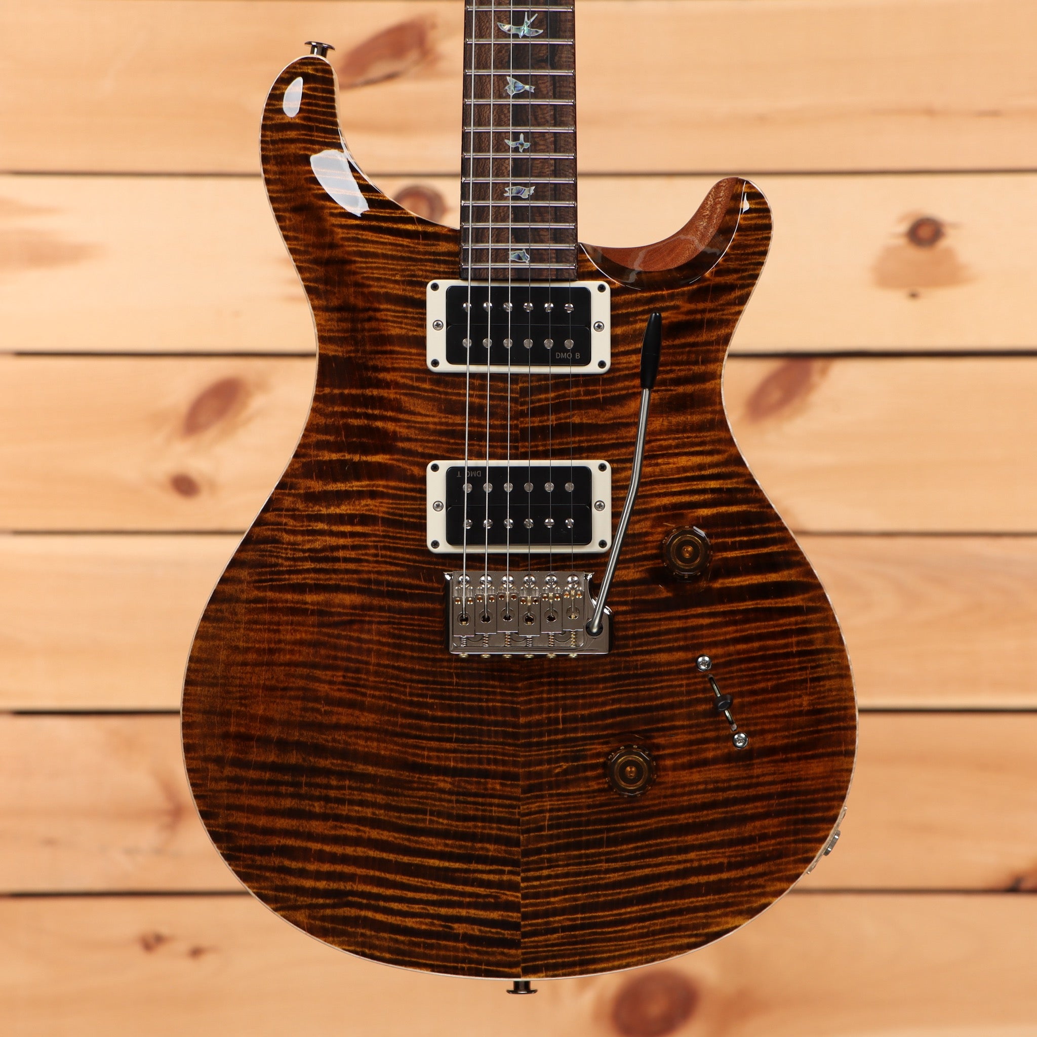 Paul Reed Smith 40th Anniversary Custom 24 Limited Edition electric guitar Tiger Eye flamed maple top humbucker pickups