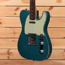 Fender Custom Shop Limited 1960 Telecaster Relic electric guitar Ocean Turquoise with vintage single-coil pickups