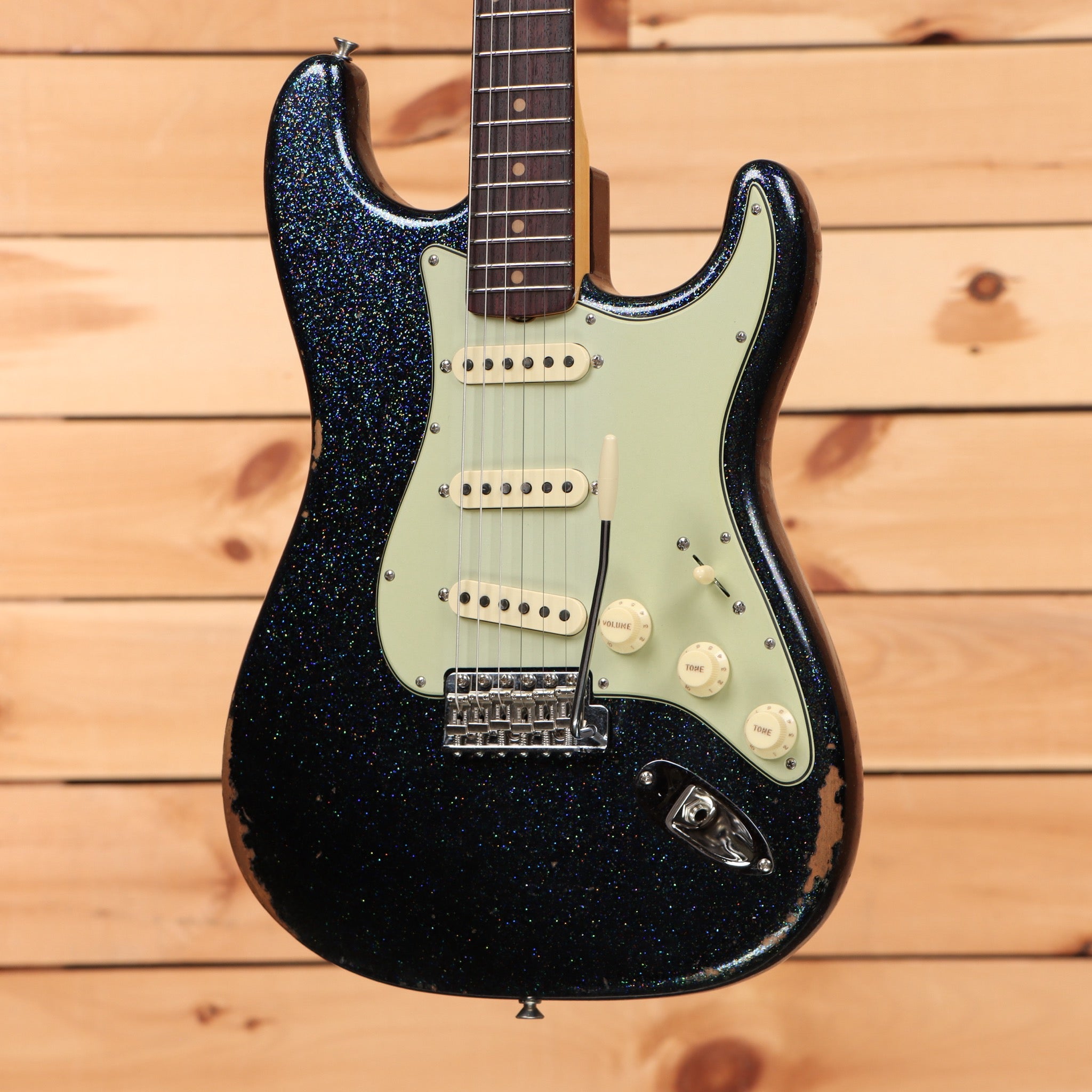 Fender Custom Shop Righteous Reissue Late 1962 Stratocaster relic aged holoflake electric guitar with rosewood fretboard and single-coil pickups