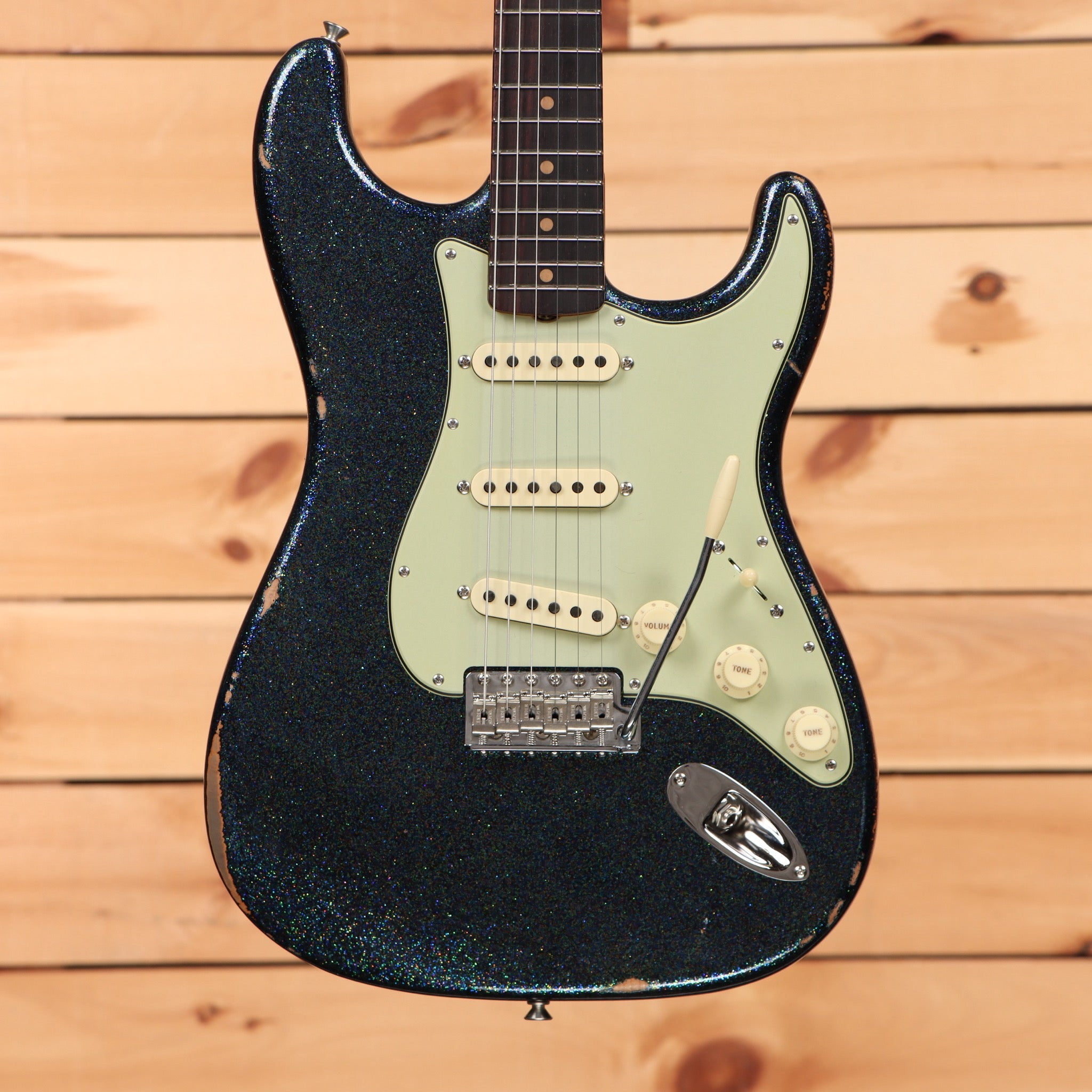 Fender Custom Shop Righteous Reissue Late 1962 Stratocaster relic aged holoflake electric guitar rosewood fretboard single-coil pickups
