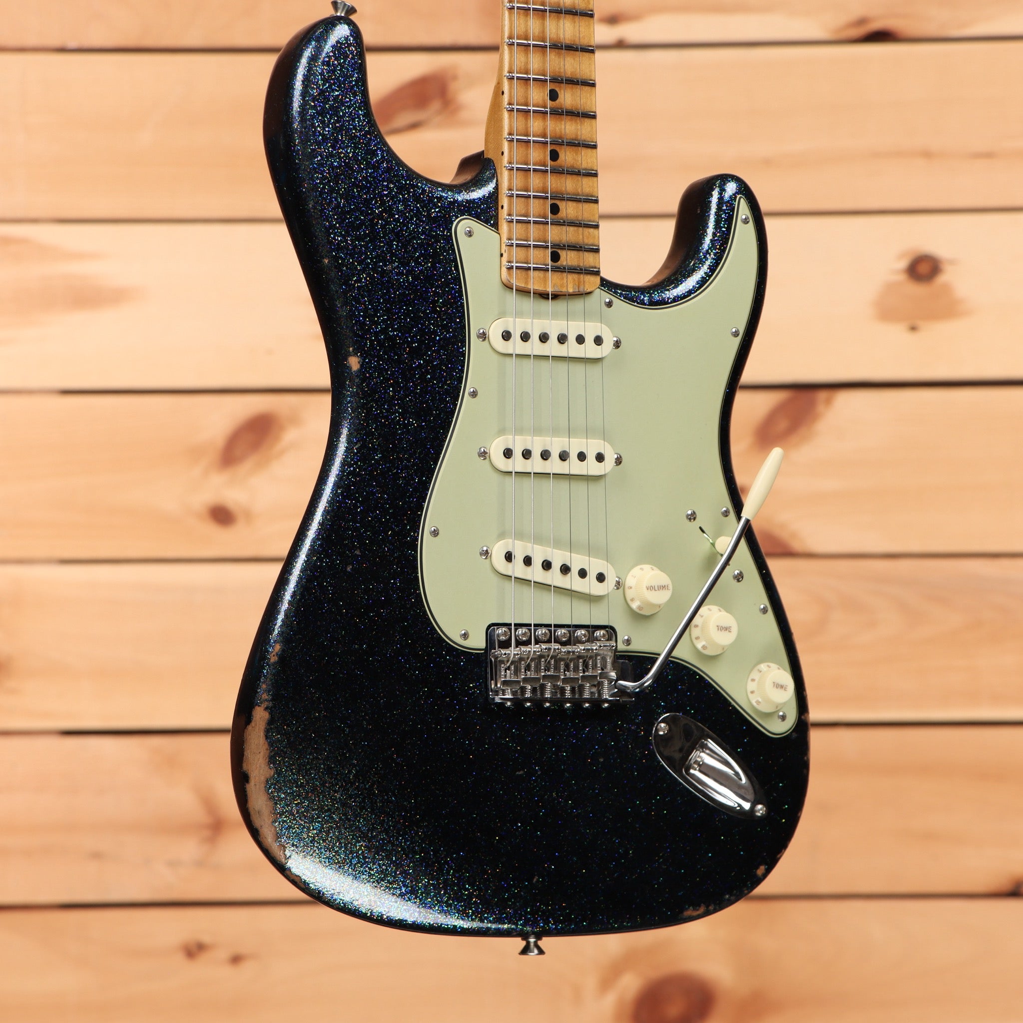 Fender Custom Shop Righteous Reissue Late 1962 Stratocaster relic aged holoflake electric guitar with maple neck and single-coil pickups