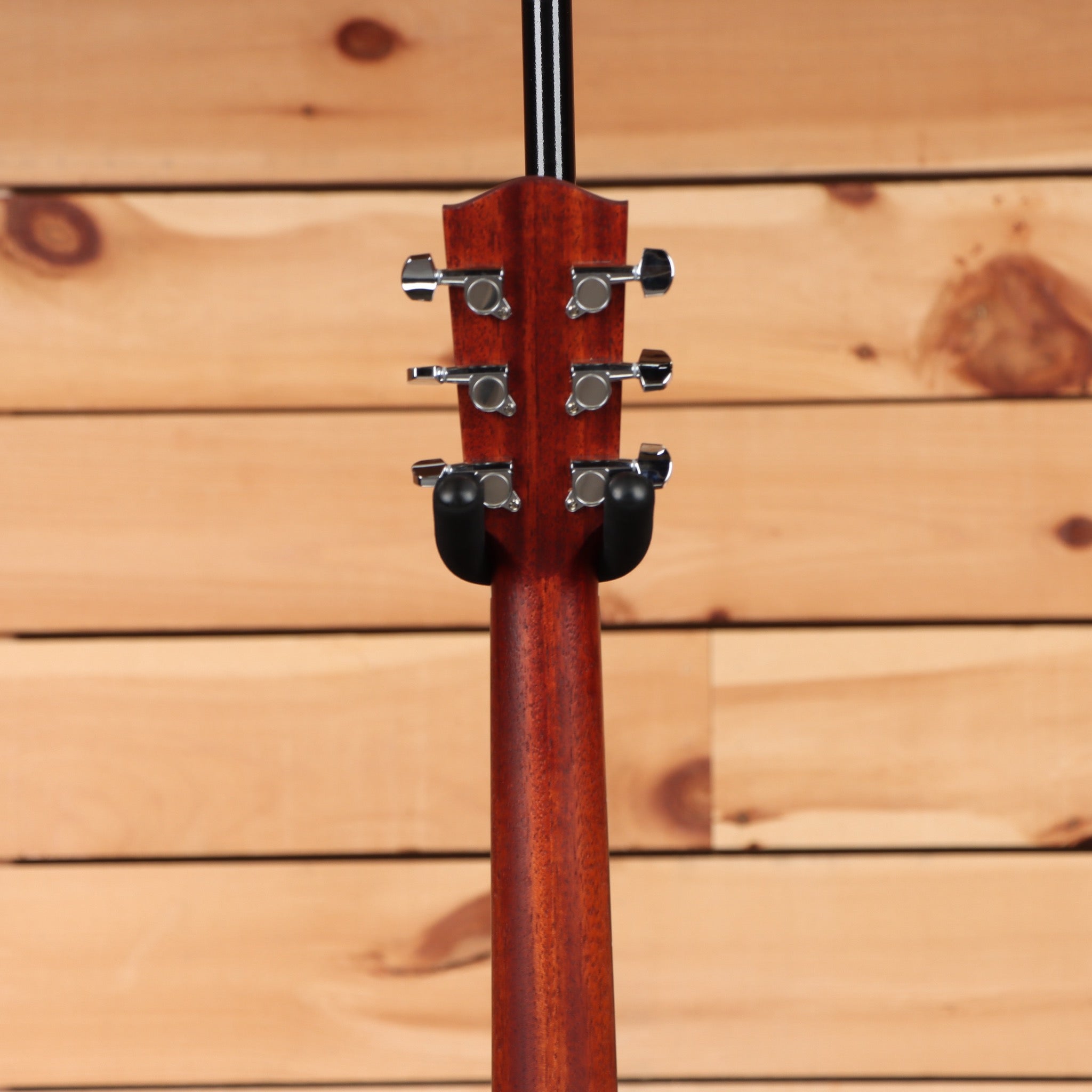 Eastman ACTG1 classical acoustic guitar natural finish with chrome tuning machines