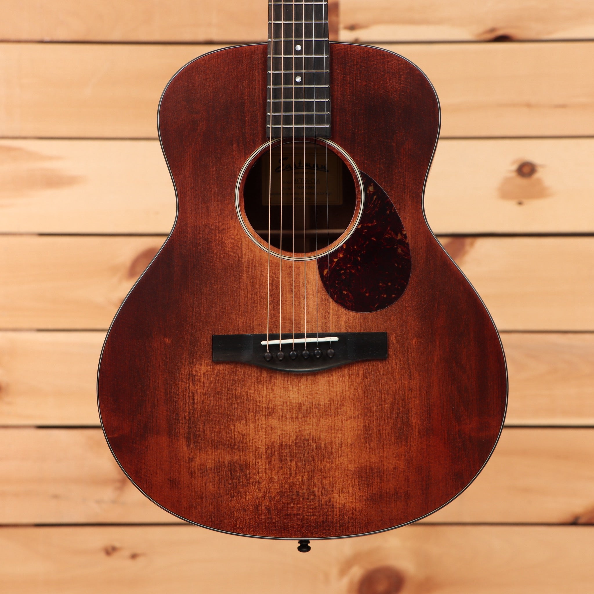 Eastman ACTG1 classical acoustic guitar natural finish with tortoiseshell pickguard