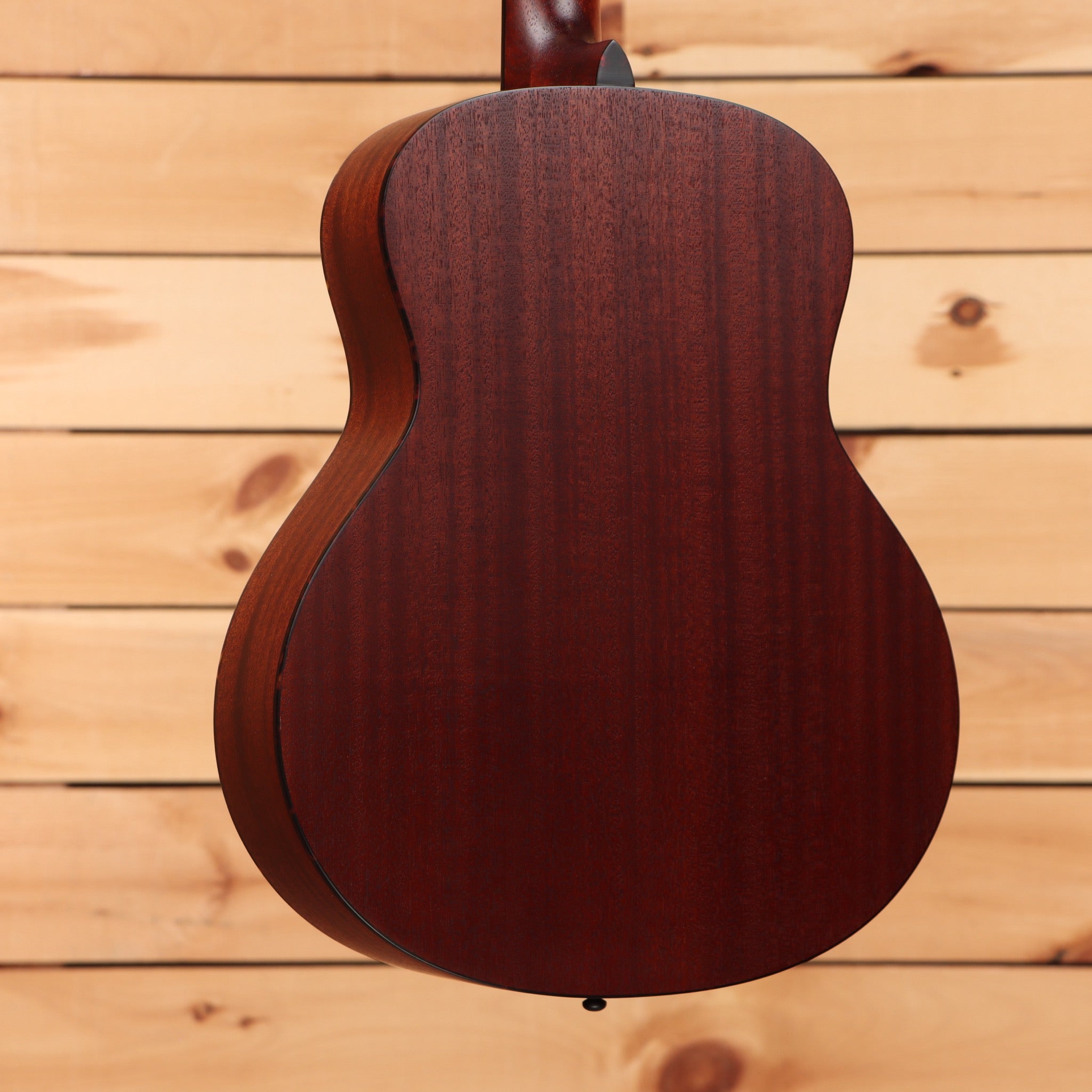 Eastman ACTG1 classical acoustic guitar with mahogany back and sides curved body shape