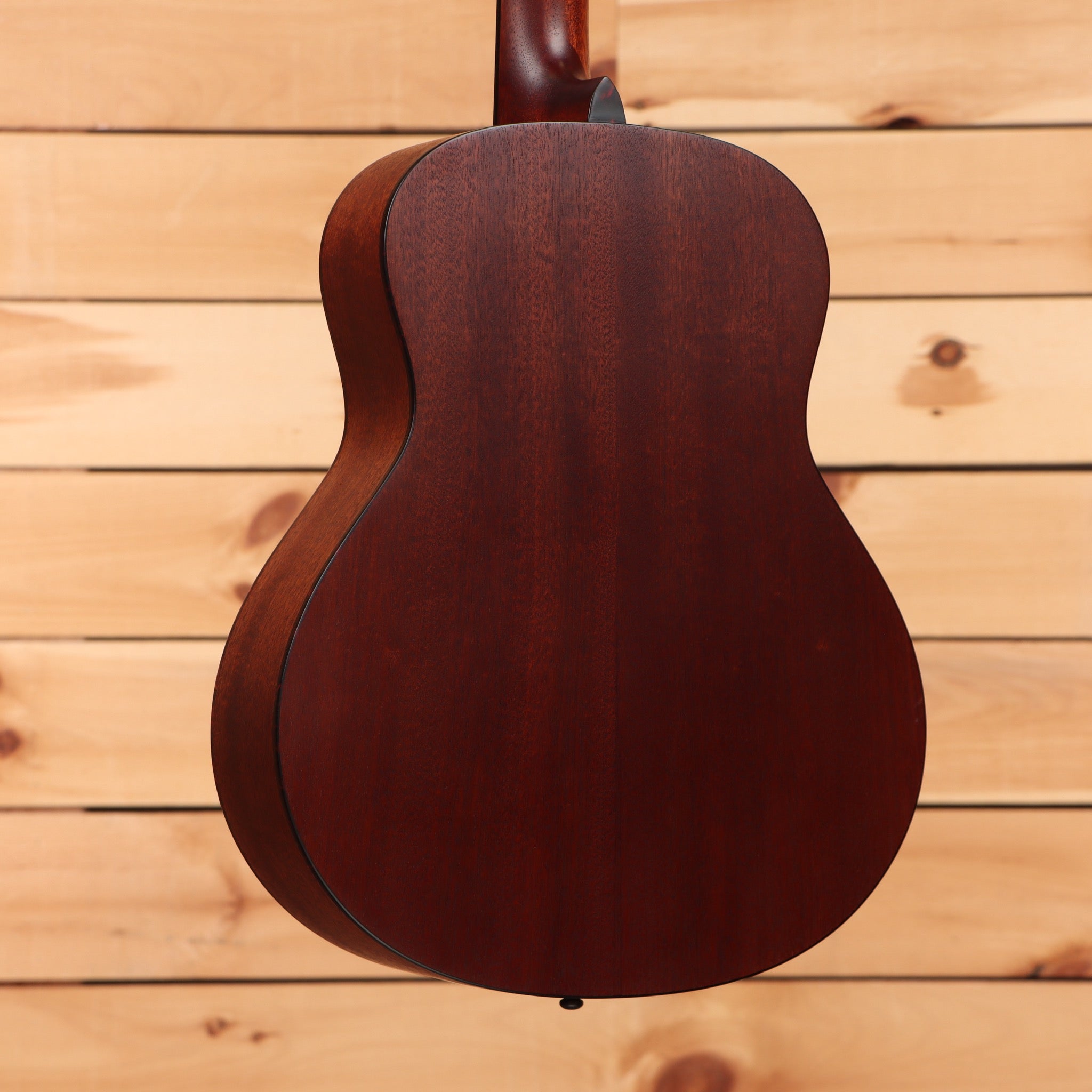 Eastman ACTG1 classical acoustic guitar natural finish with round soundhole