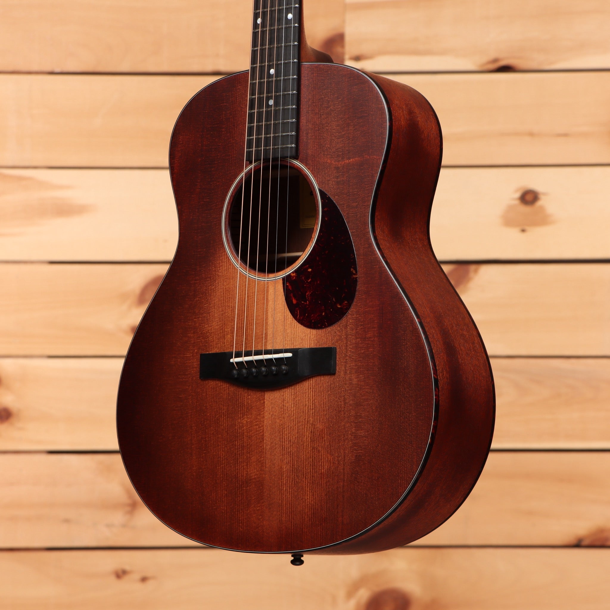 Eastman ACTG1 Classic acoustic guitar natural finish with rosewood pickguard and dark wood binding