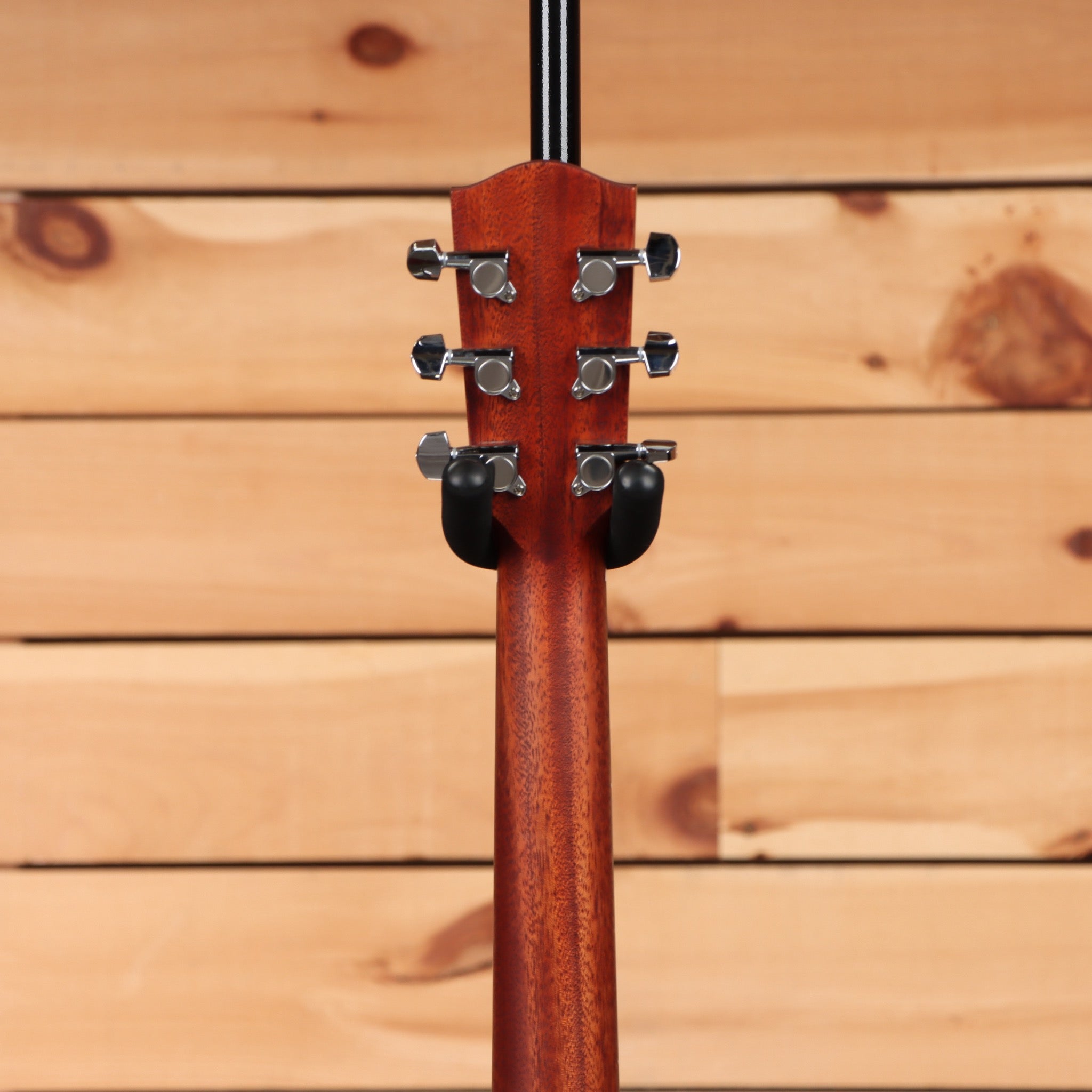 Eastman ACTG1 classical acoustic guitar natural finish with chrome tuning machines