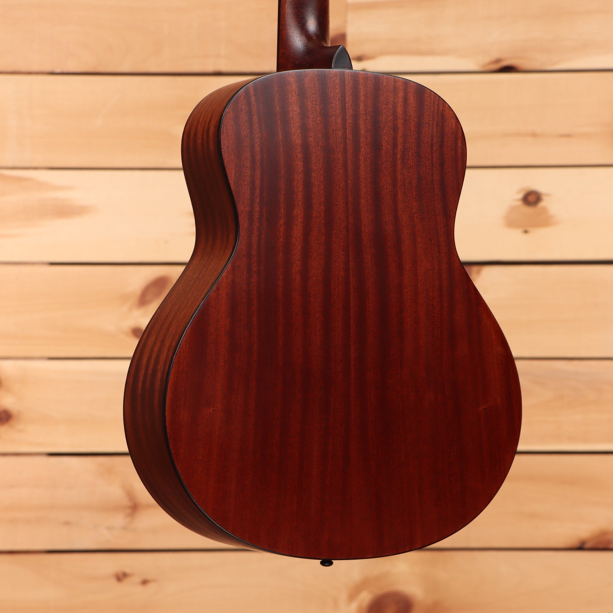 Eastman ACTG1 classical acoustic guitar natural finish with mahogany back and sides