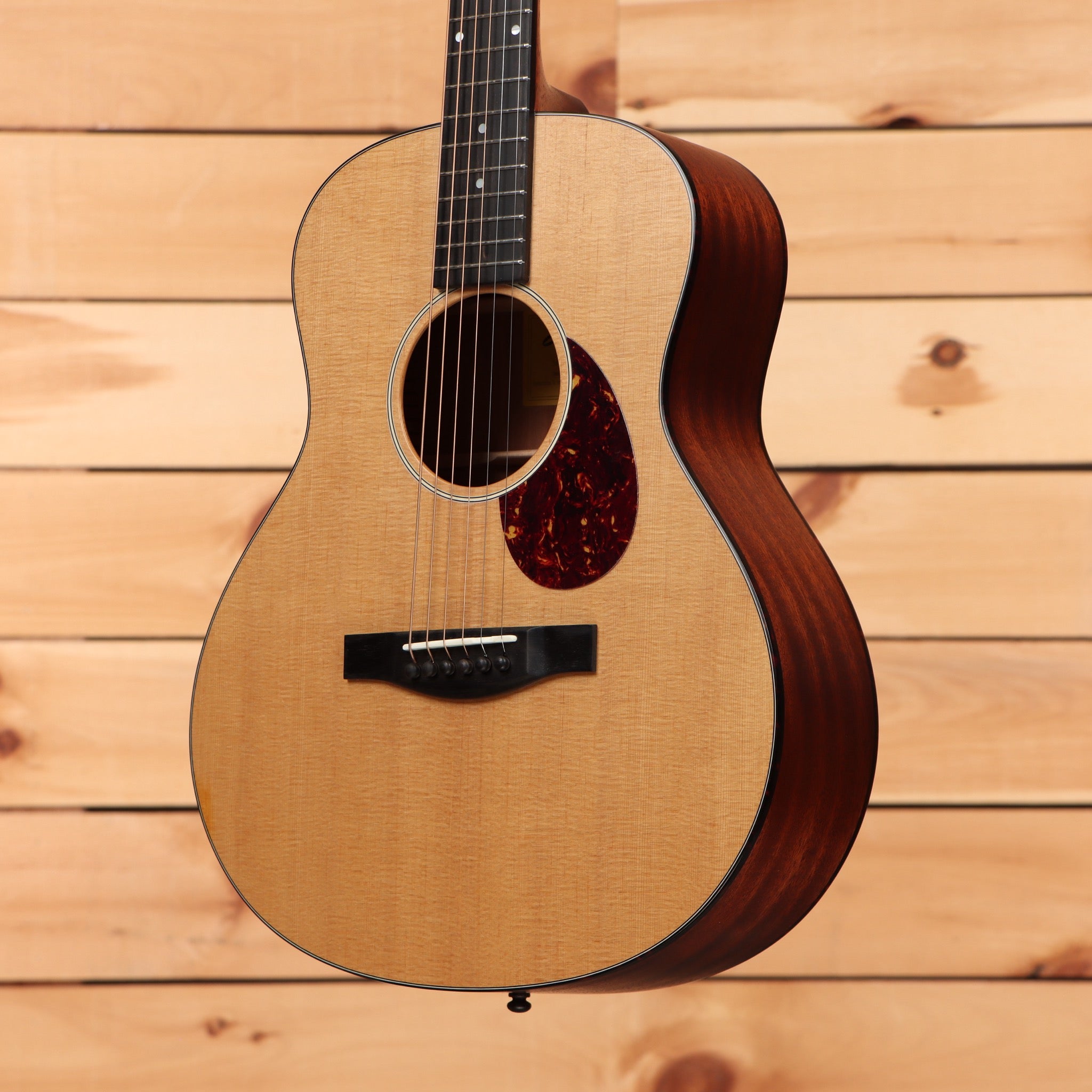 Eastman AC1G acoustic guitar natural finish with tortoiseshell pickguard and rosewood back