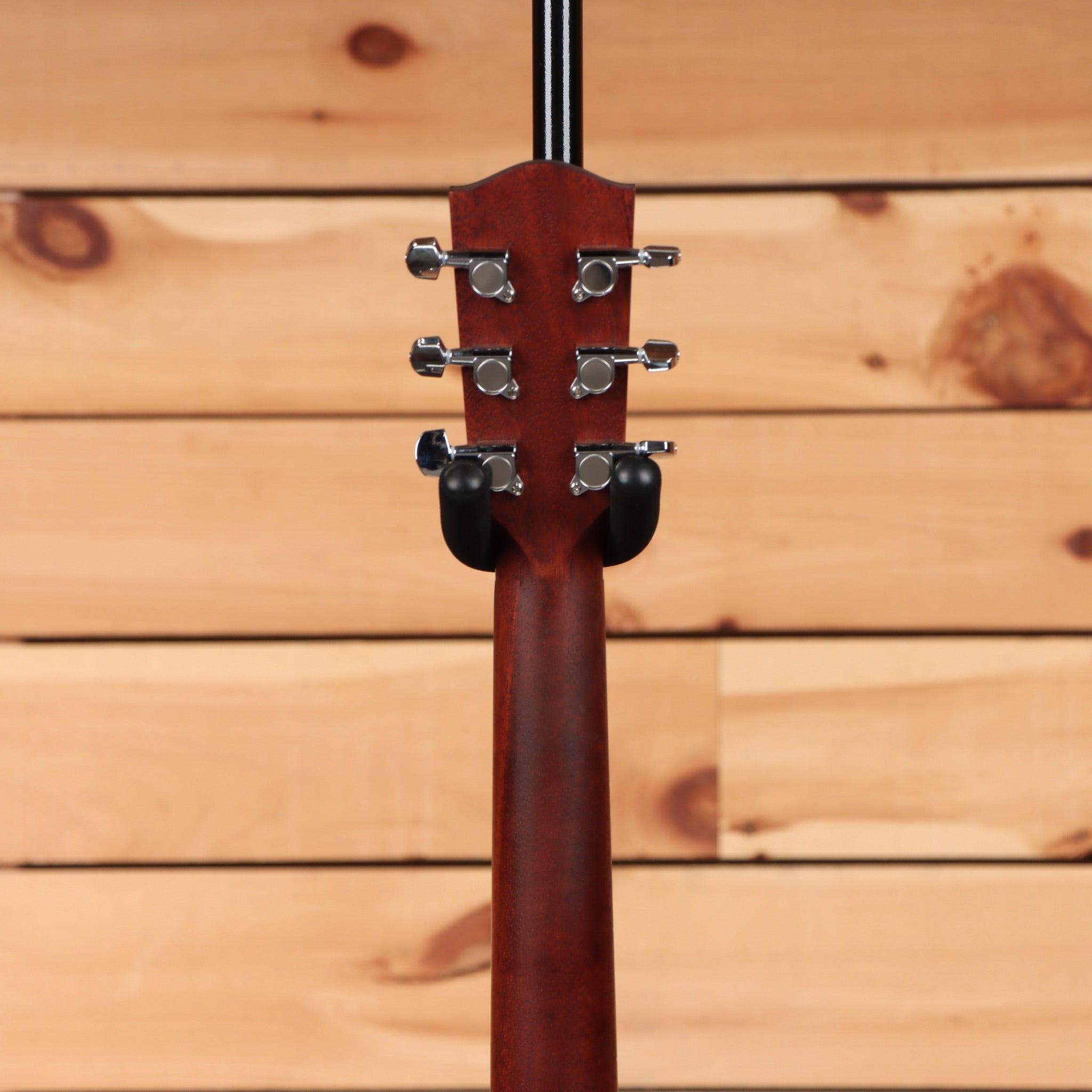 Eastman ACTG1 classical acoustic guitar natural finish with chrome tuning machines