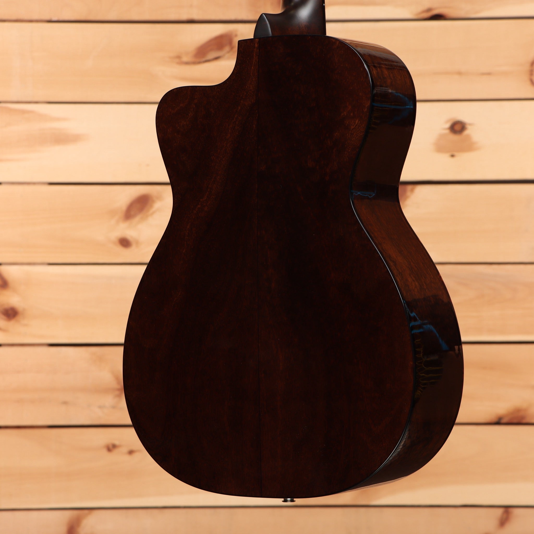 Eastman E1OMC Special dreadnought acoustic guitar natural finish with cutaway body
