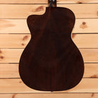 Eastman E1OMC Special acoustic guitar natural finish with cutaway and darker wood back