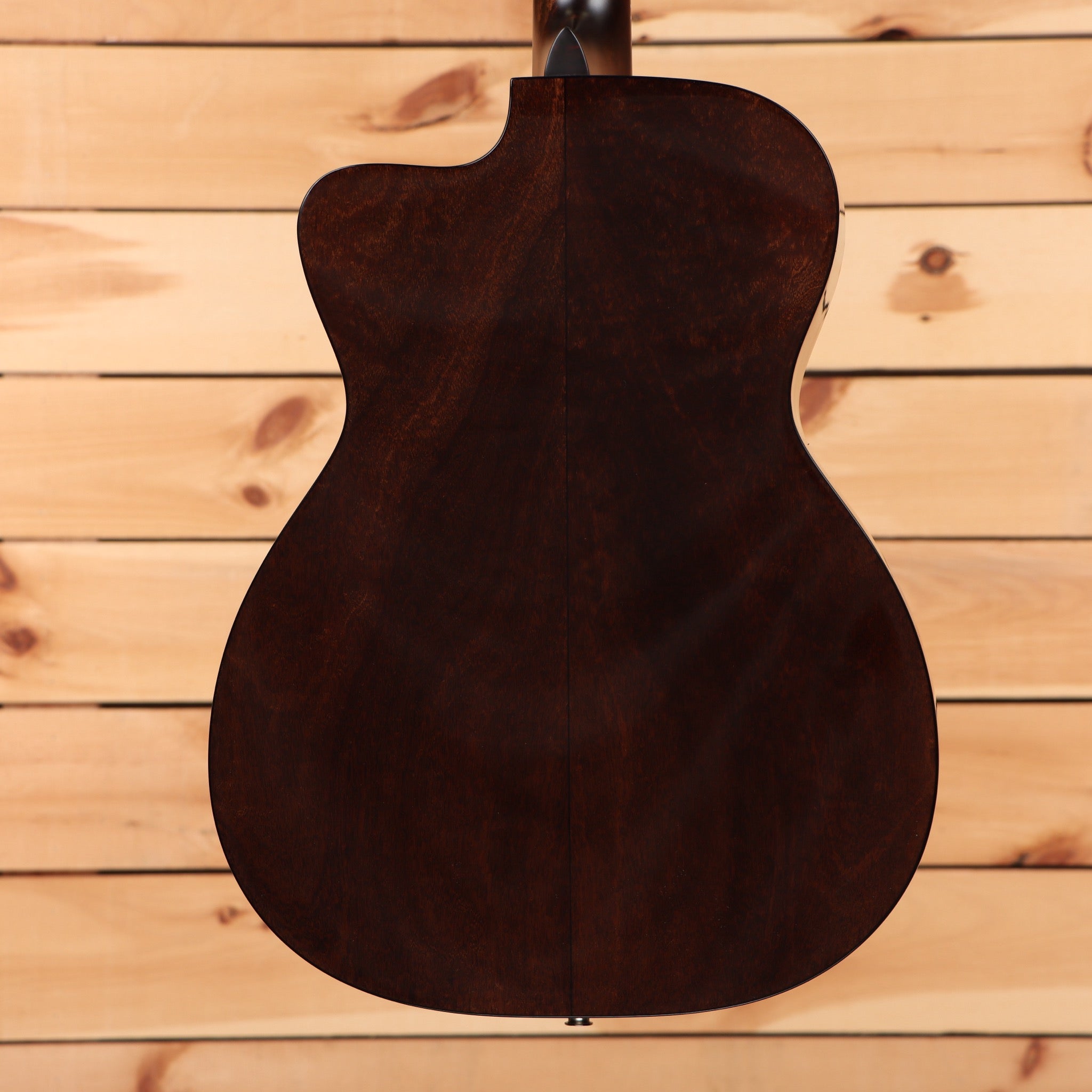 Eastman E1OMC Special acoustic guitar natural finish with cutaway and darker wood back