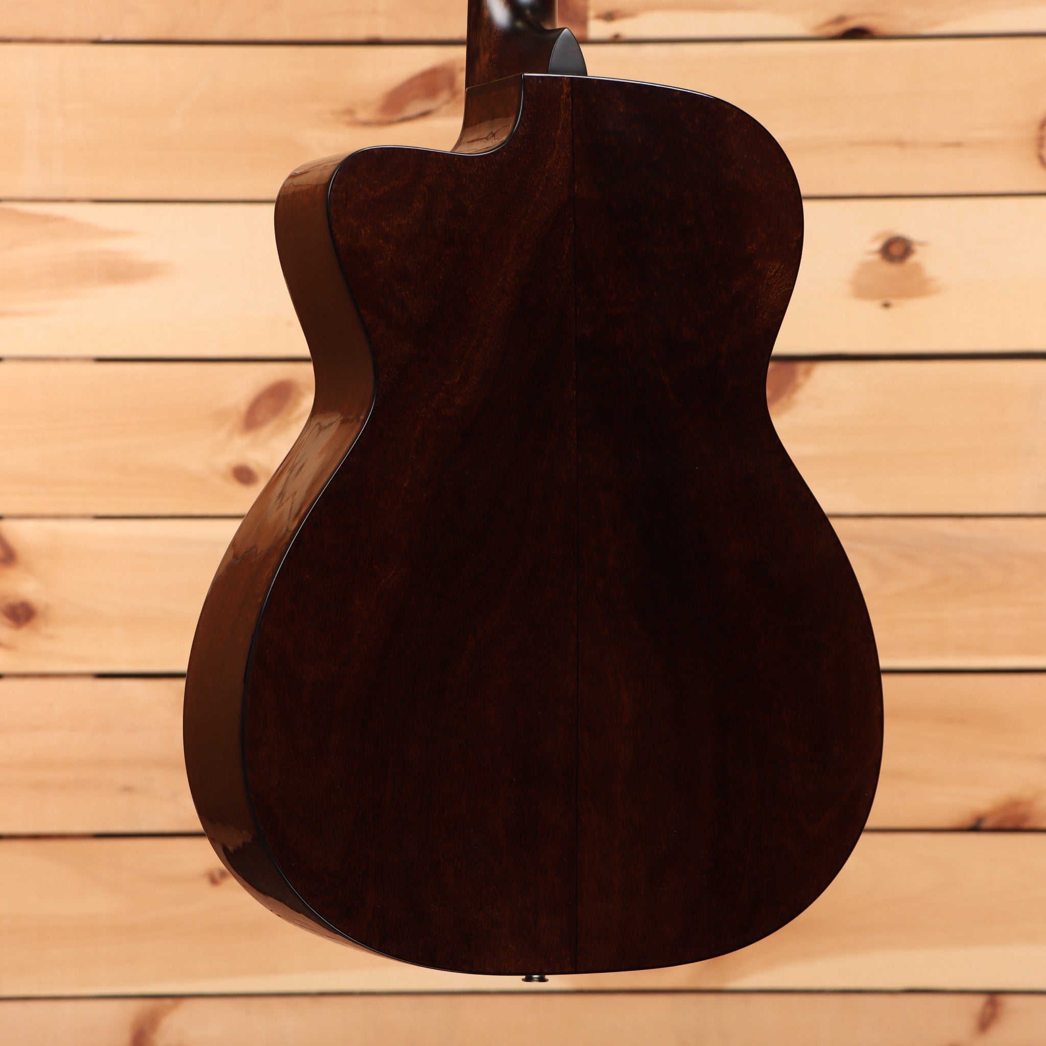 Eastman E1OMC Special dreadnought acoustic guitar natural finish with solid spruce top