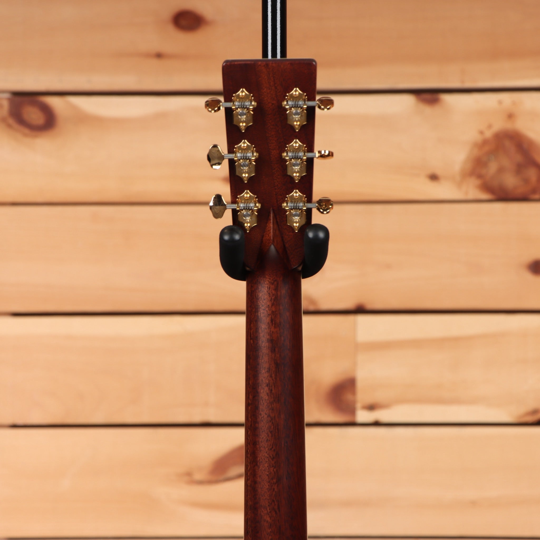 Eastman E40DTC acoustic guitar natural finish with gold tuning machines and rosewood headstock