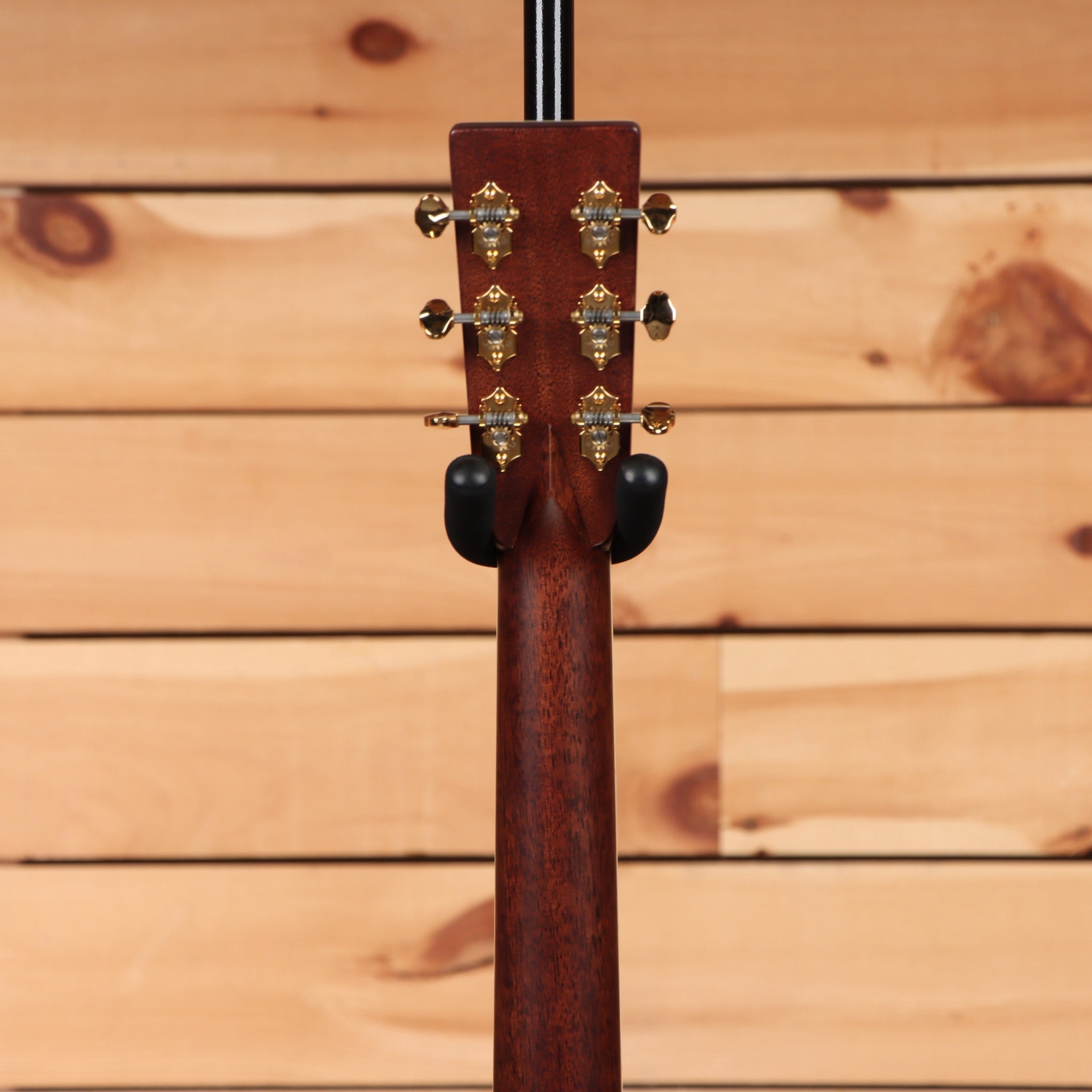 Eastman E40DTC Thermocure natural acoustic guitar dreadnought with gold hardware