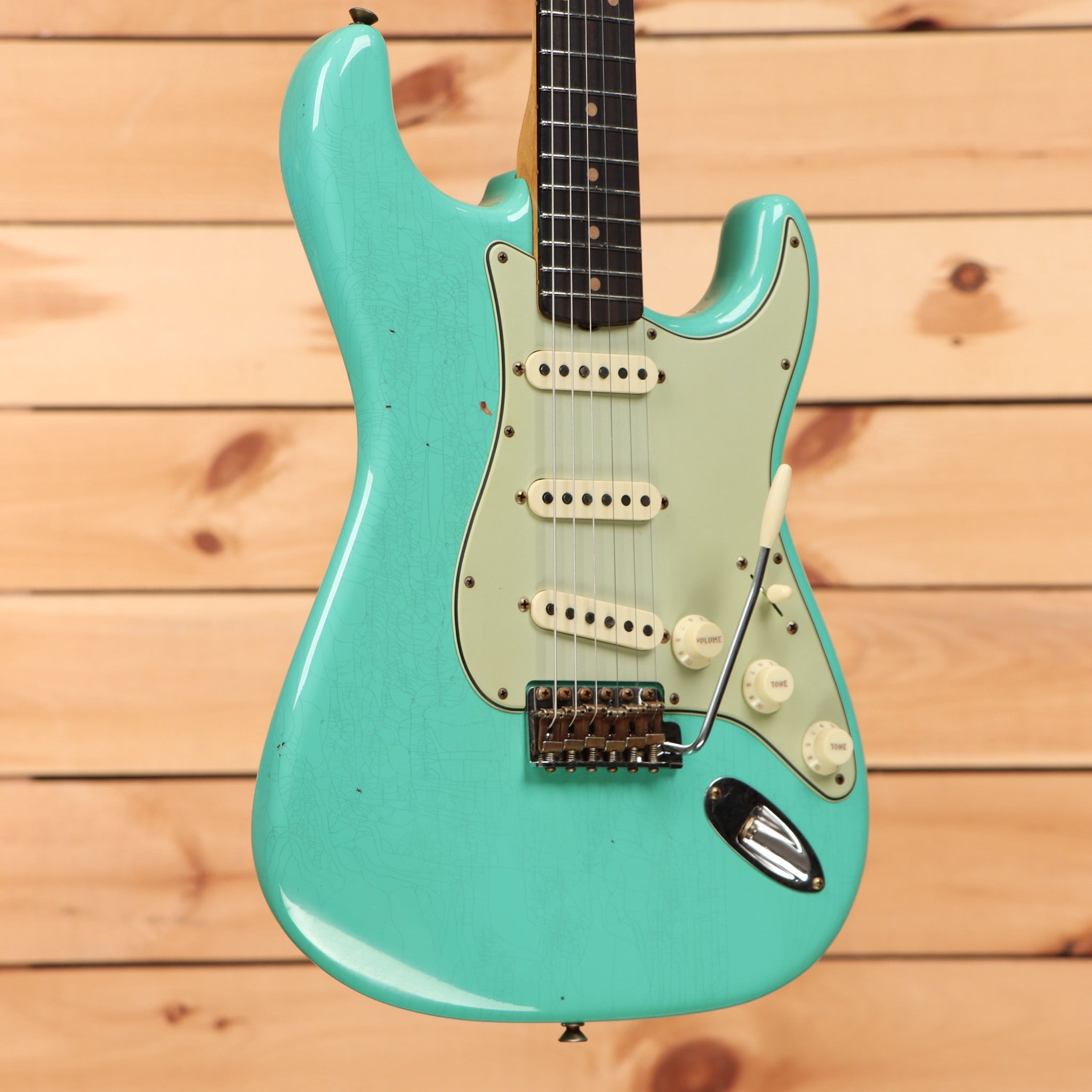 Fender Custom Shop 1959 Stratocaster Journeyman Relic electric guitar Sea Foam Green with single-coil pickups