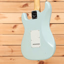 Fender Custom Shop Limited 1964 Stratocaster Journeyman Relic electric guitar Sonic Blue with white pickguard