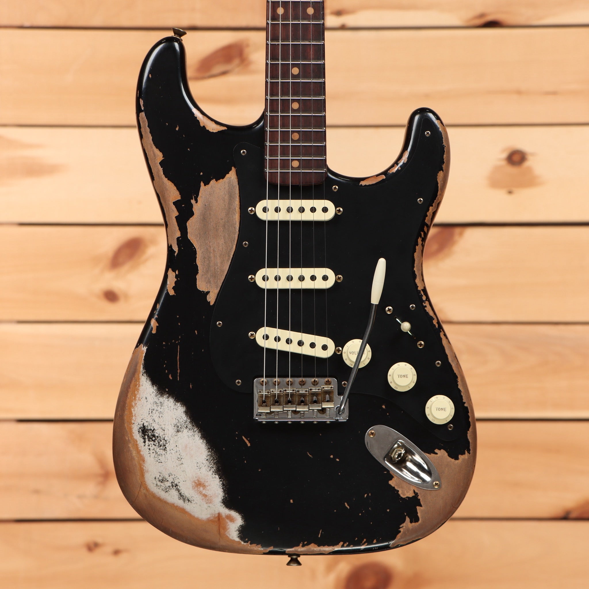 Fender Custom Shop 1962 Stratocaster electric guitar aged black super heavy relic with single-coil pickups