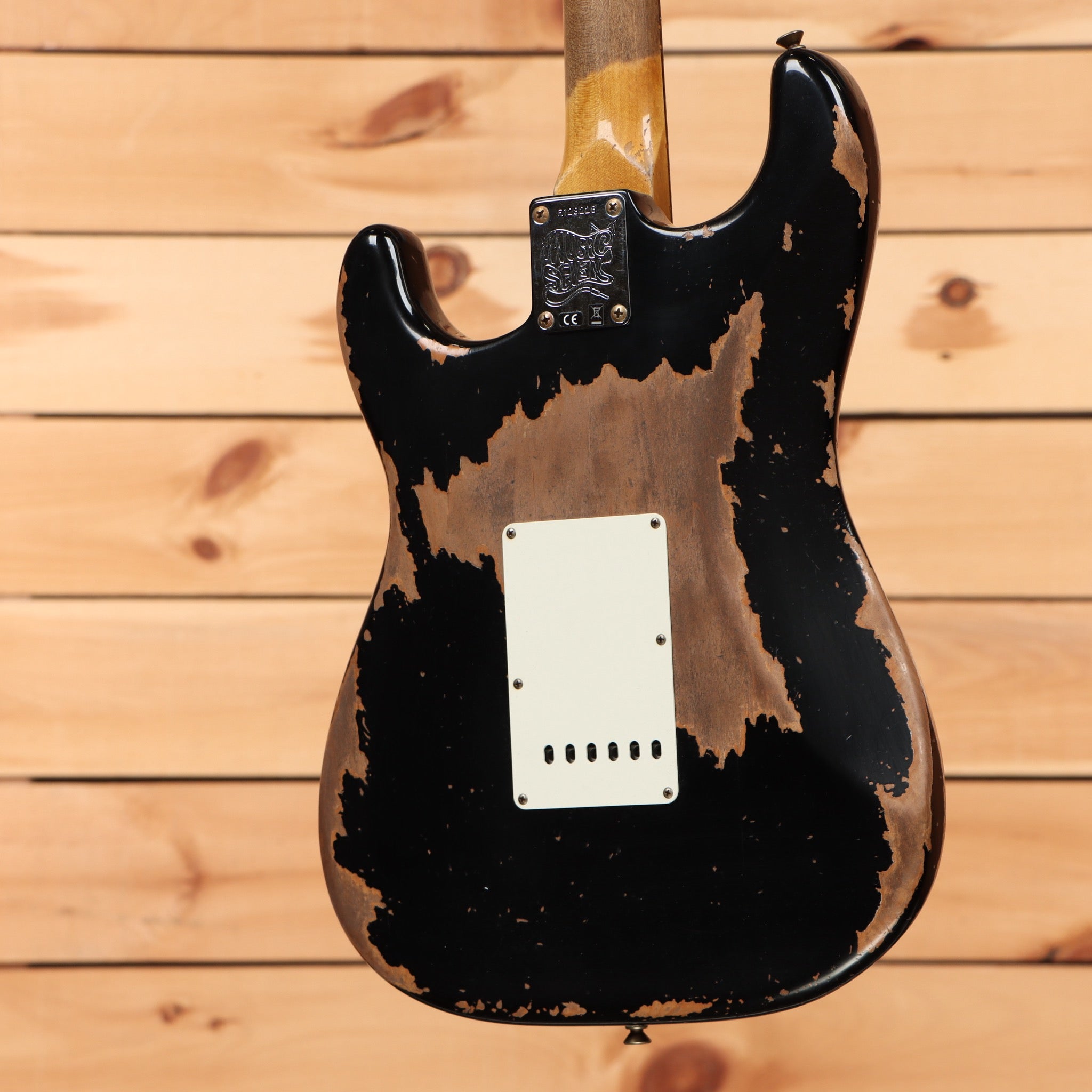 Fender Custom Shop 1962 Stratocaster Super Heavy Relic electric guitar Aged Black with white pickguard