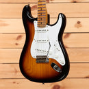 Fender Custom Shop Eric Clapton Stratocaster Journeyman Relic 2-Color Sunburst electric guitar with white pickguard