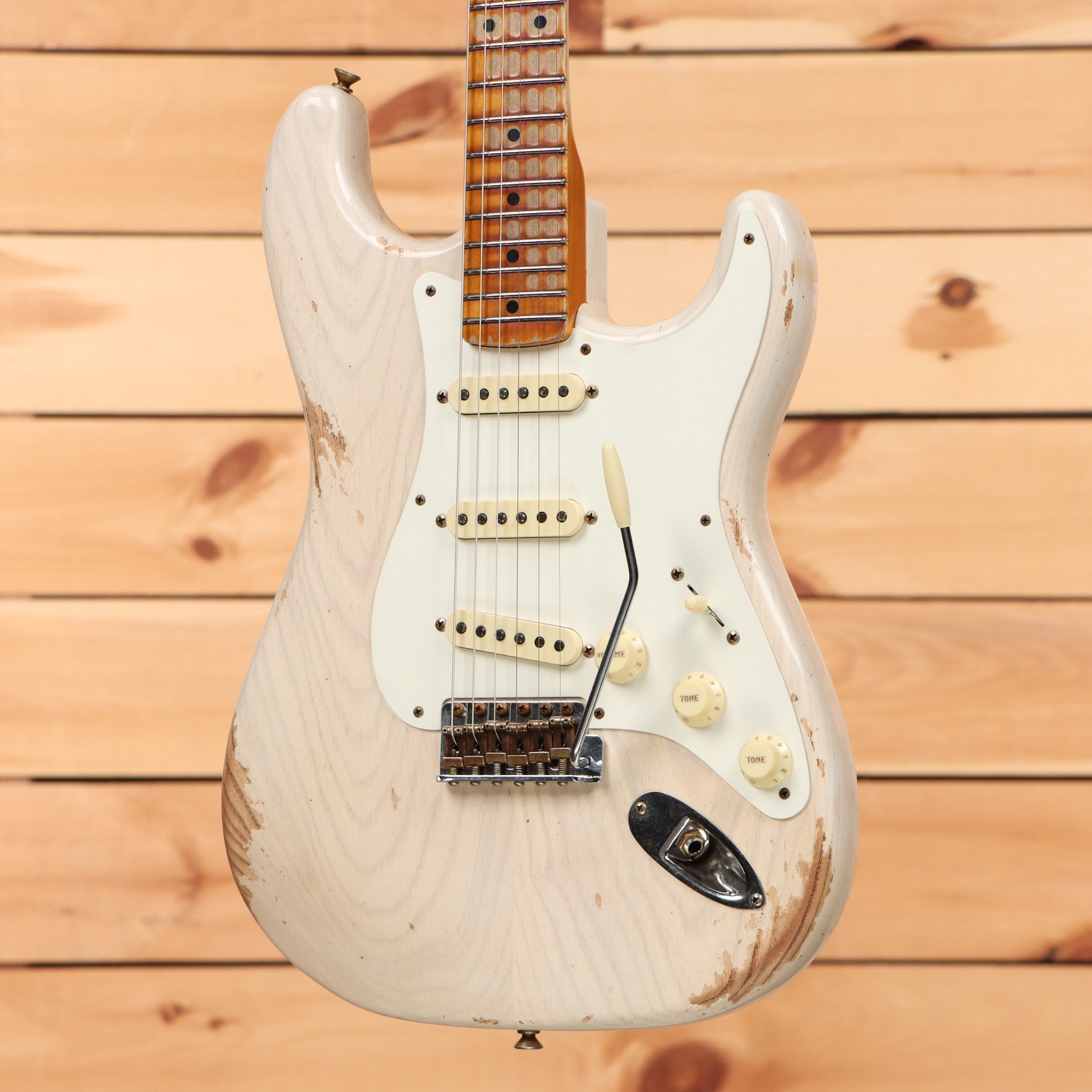 Fender Custom Shop 1957 Stratocaster electric guitar Aged White Blonde heavy relic with maple neck
