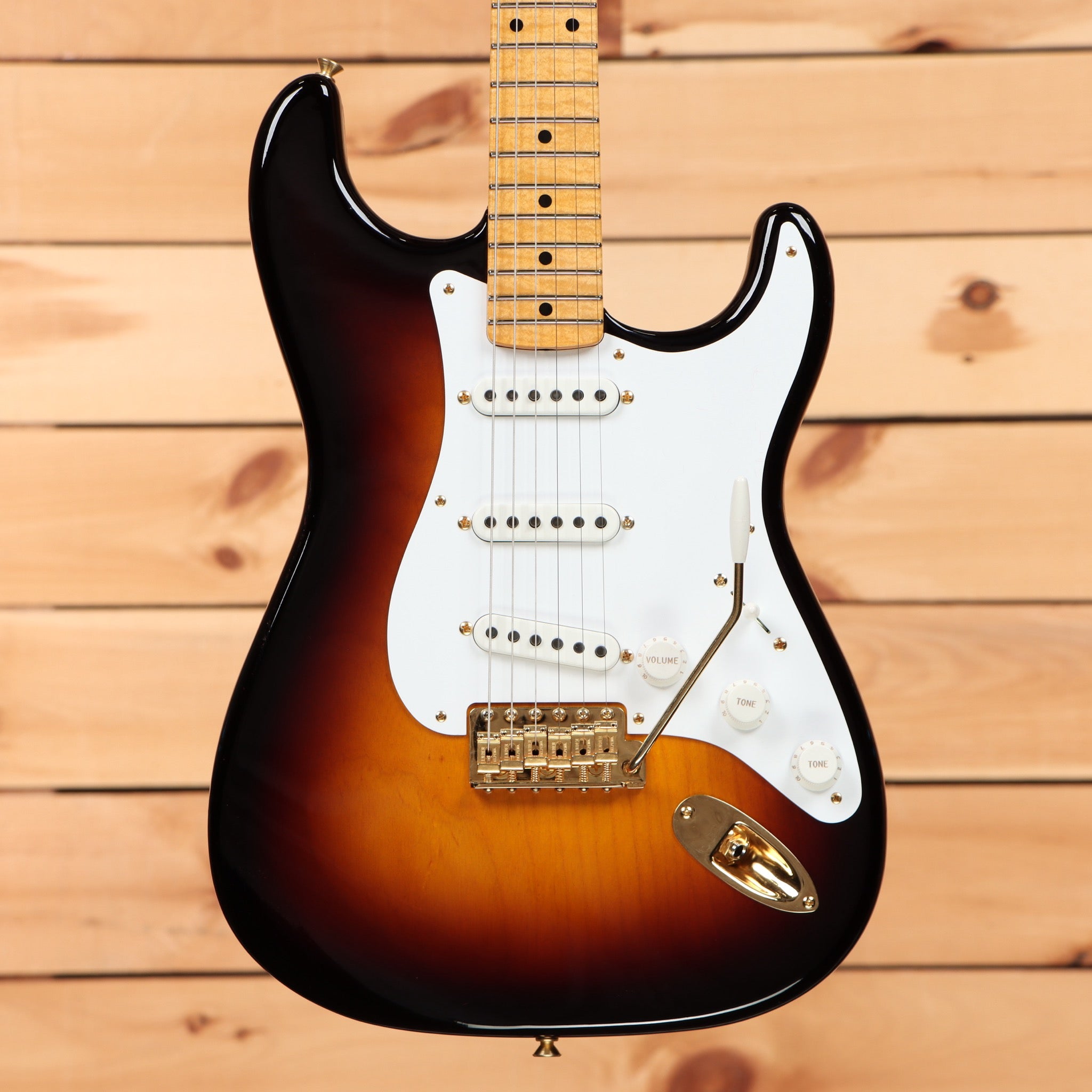 Fender Custom Shop David Brown Masterbuilt 70th Anniversary 1954 Stratocaster electric guitar 2-color sunburst relic with single-coil pickups