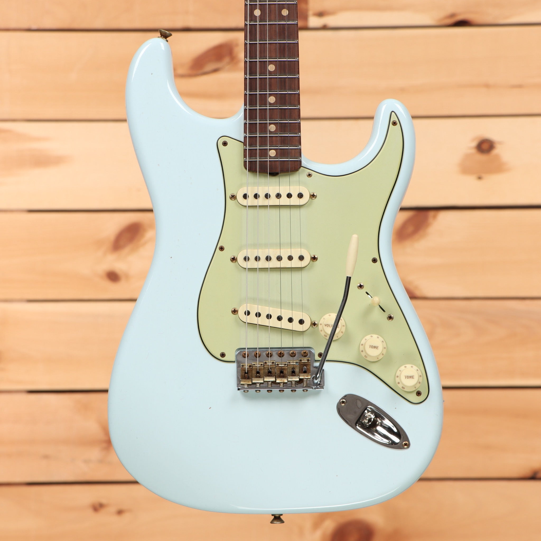 Fender Custom Shop Limited 1959 Special Stratocaster electric guitar Super Faded Sonic Blue with three single-coil pickups