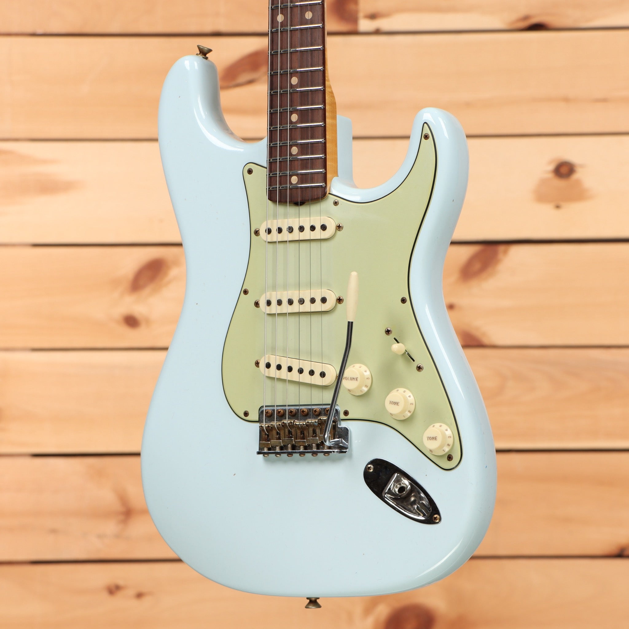 Fender Custom Shop Limited 1959 Special Stratocaster electric guitar super faded sonic blue with mint green pickguard and single-coil pickups