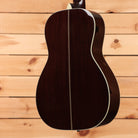 Eastman E20P dreadnought acoustic guitar natural finish pre-owned with herringbone center stripe