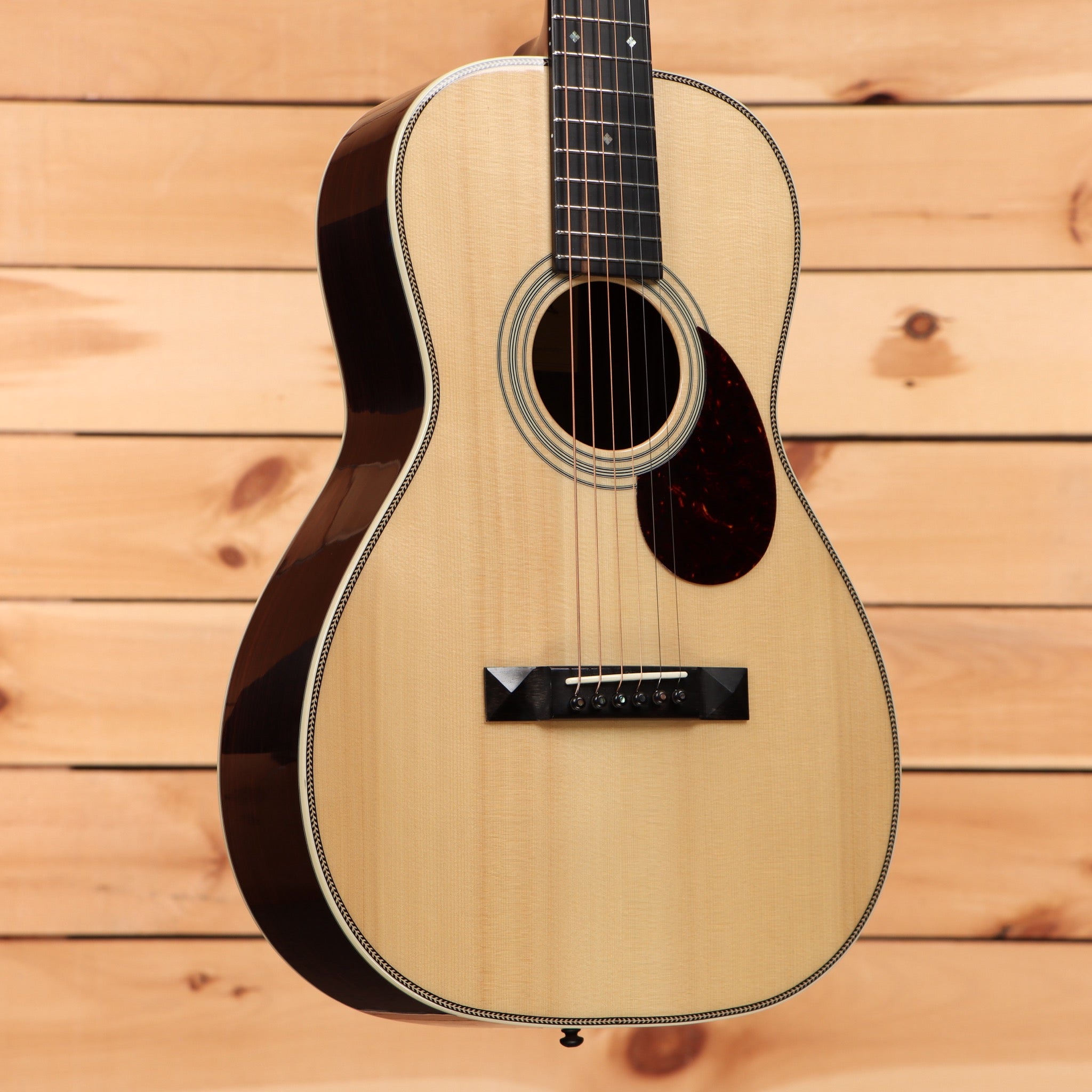 Eastman E20P dreadnought acoustic guitar natural finish pre-owned with black pickguard