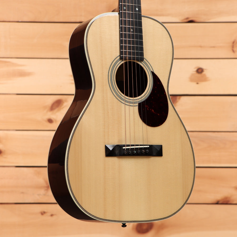 Eastman E20P dreadnought acoustic guitar natural finish pre-owned with black pickguard