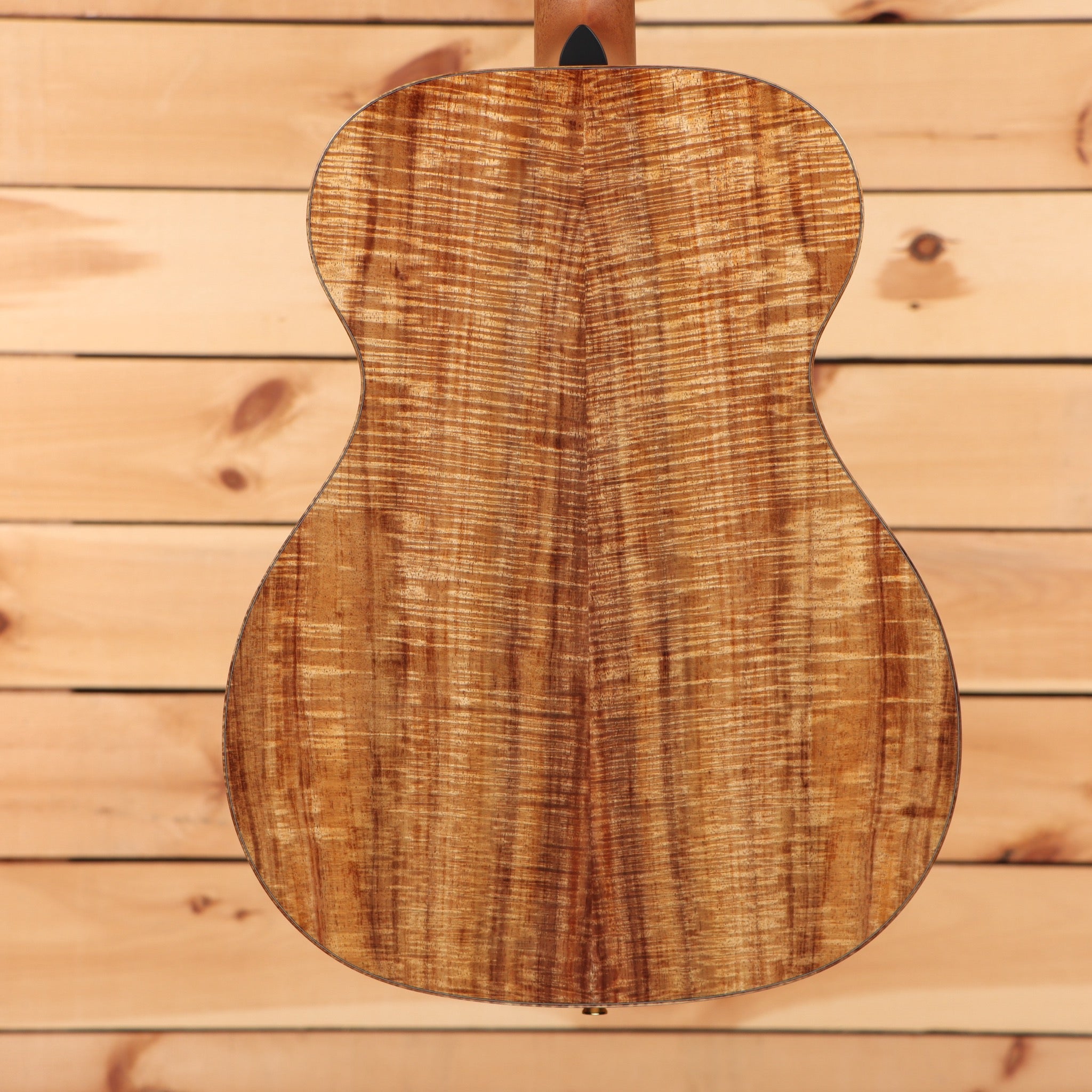 Boucher LESG171 acoustic guitar natural finish with figured wood grain back