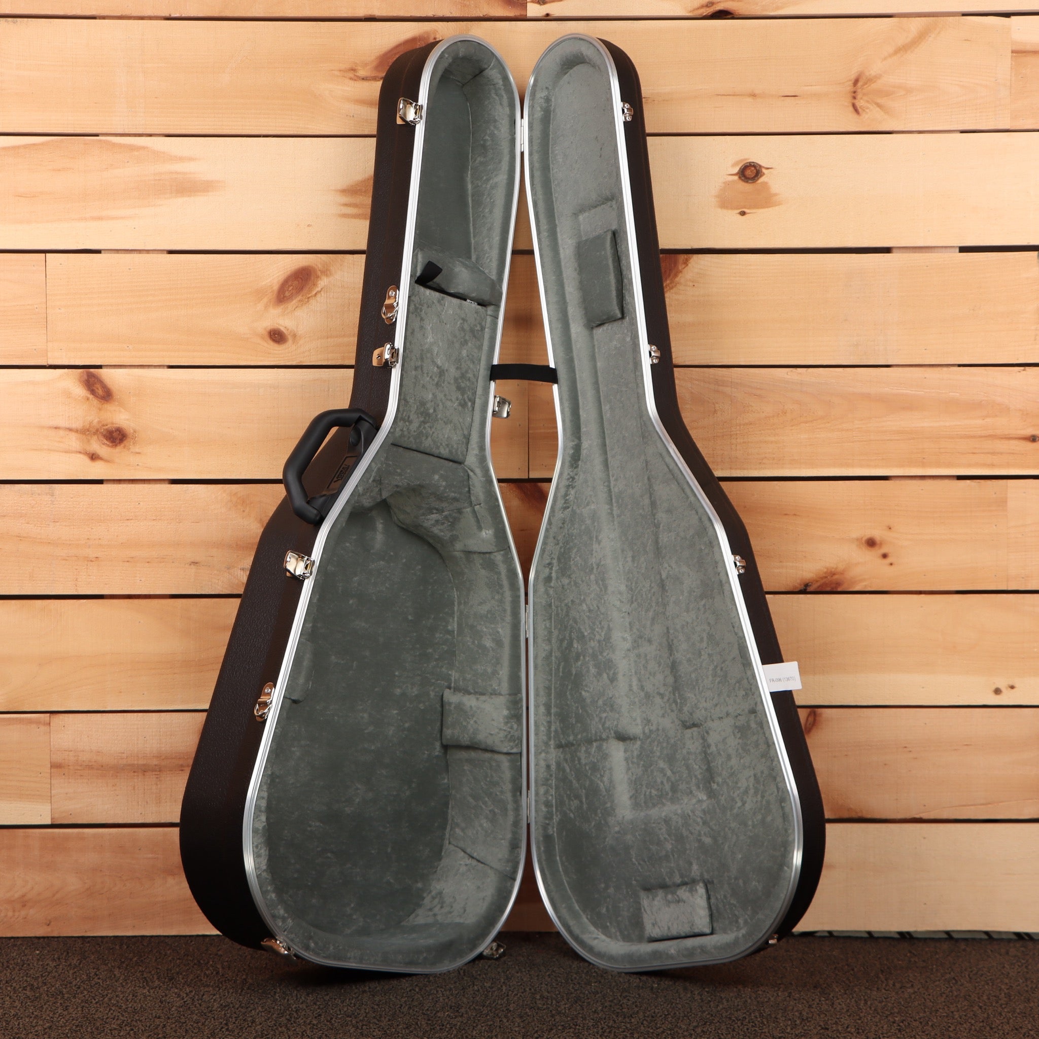 Furch Yellow DLX classical guitar hard case natural finish with gray interior padding