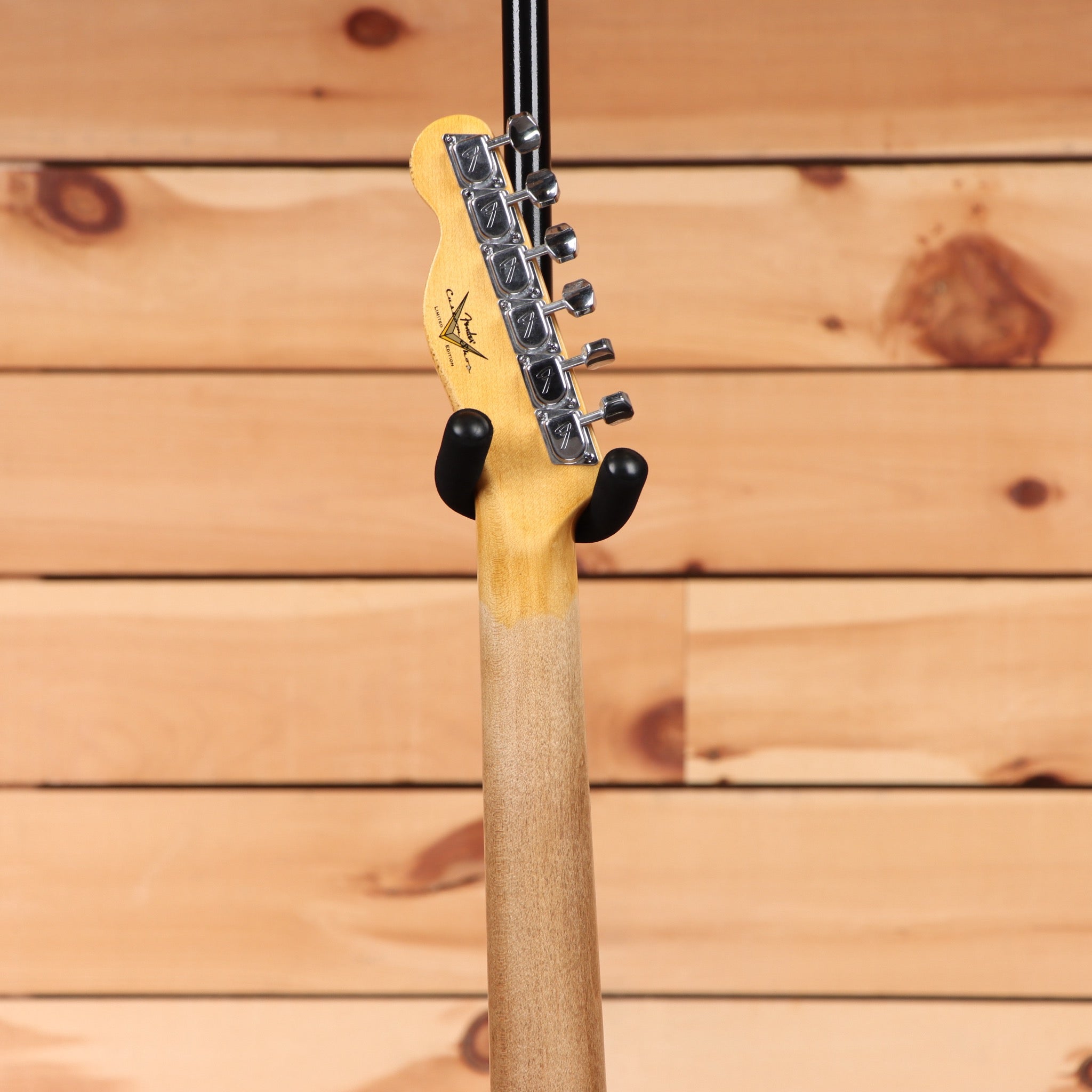 Fender Custom Shop Limited 70s Telecaster Custom Relic electric guitar 3-Color Sunburst with chrome hardware