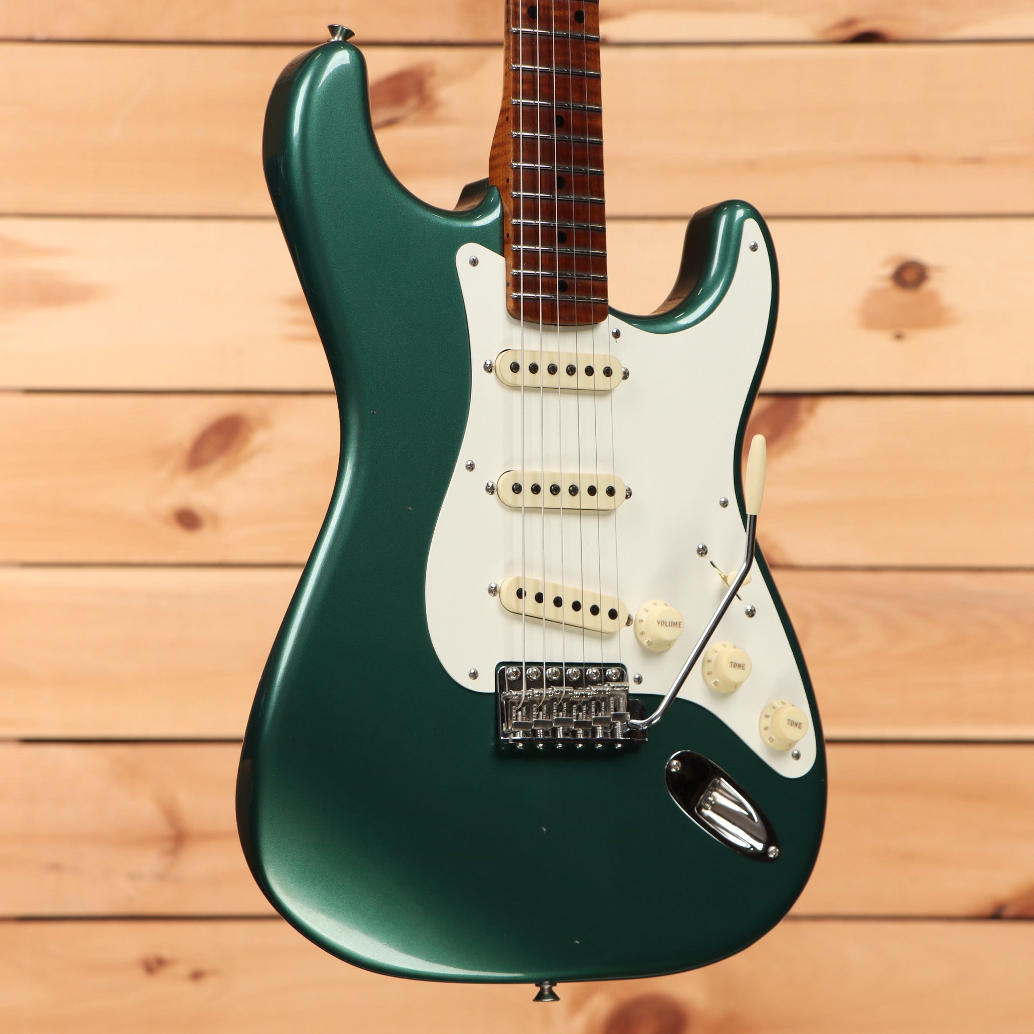 Fender Custom Shop 1958 Stratocaster Journeyman Relic electric guitar Aged Sherwood Green Metallic with single-coil pickups