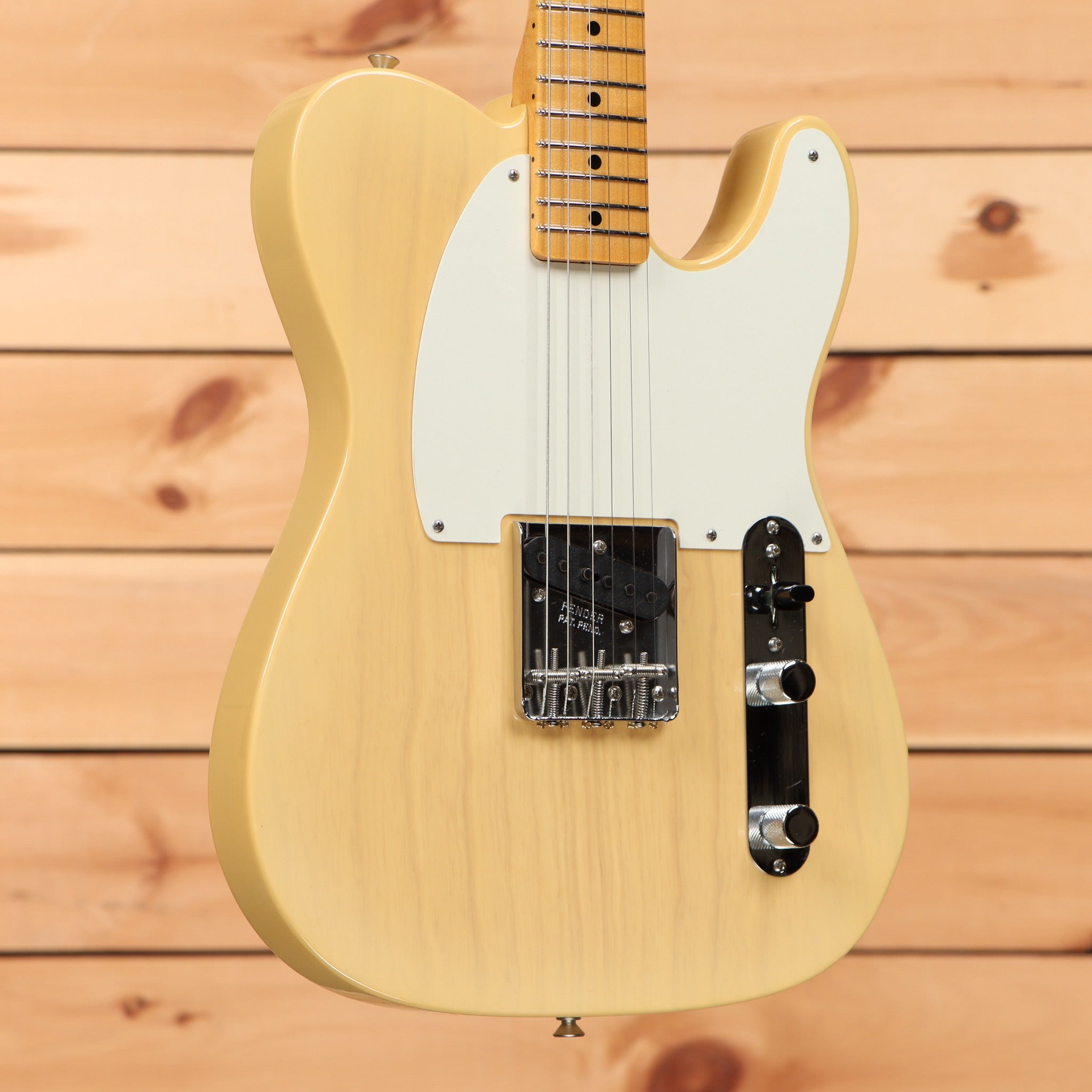 Fender Custom Shop 1959 Custom Esquire electric guitar Faded Natural Blonde with single-coil pickup and maple neck