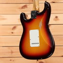 Fender Custom Shop 1958 Stratocaster Relic electric guitar 3-Tone Sunburst with white pickguard