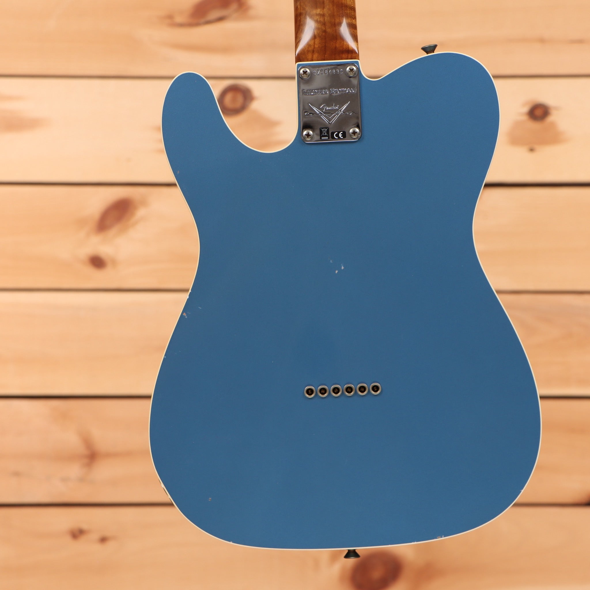 Fender Custom Shop Limited Hotshot Texas Telecaster Journeyman Relic electric guitar Lake Placid Blue with single-coil pickups