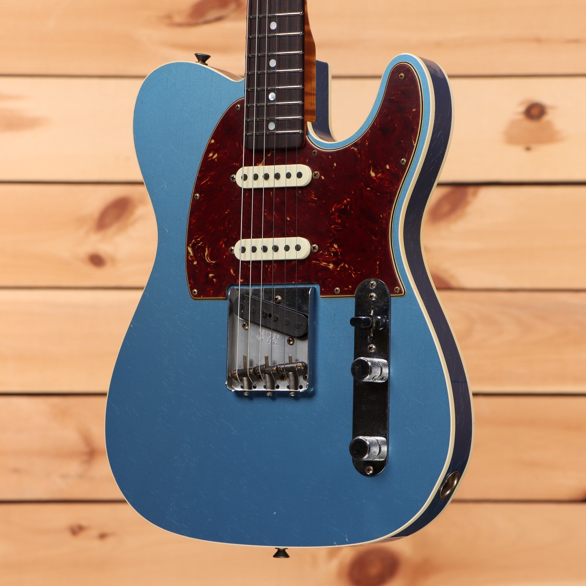 Fender Custom Shop Limited Hotshot Texas Telecaster electric guitar Lake Placid Blue with tortoiseshell pickguard and single-coil pickups