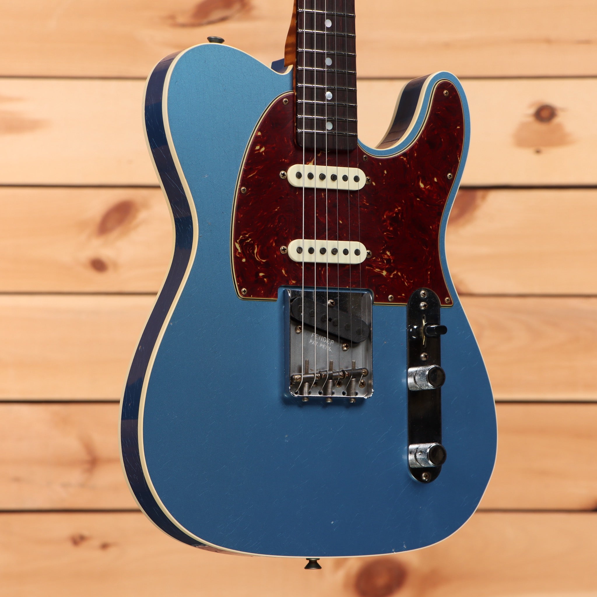 Fender Custom Shop Limited Hotshot Texas Telecaster electric guitar Lake Placid Blue with tortoiseshell pickguard and single-coil pickups