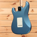 Fender Custom Shop Robin Trower Stratocaster electric guitar Lake Placid Blue with single-coil pickups