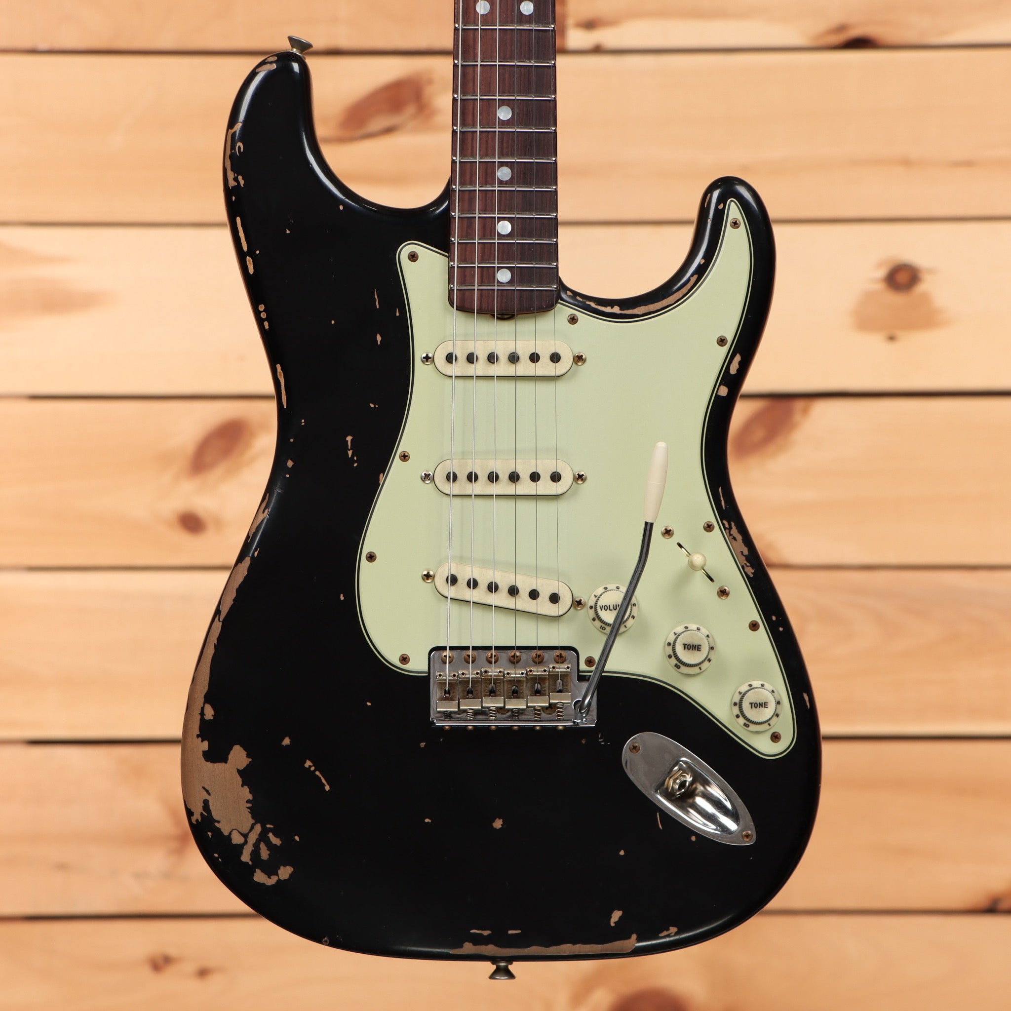 Fender Custom Shop Michael Landau 1968 Stratocaster Relic electric guitar aged black with mint green pickguard