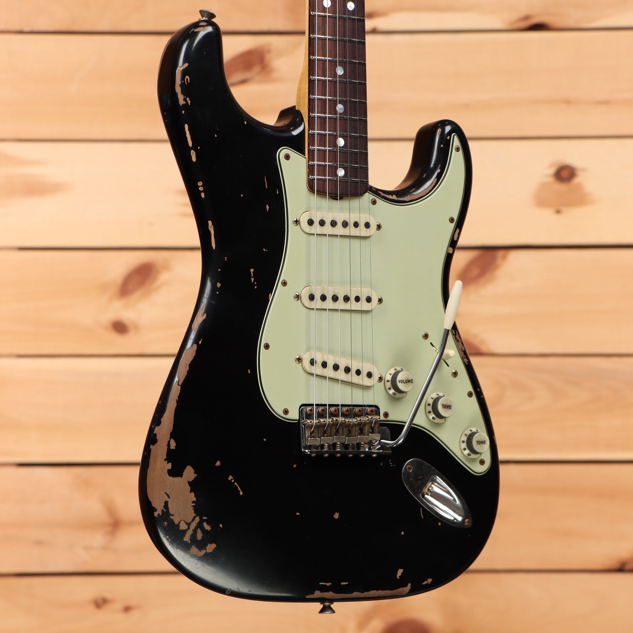 Fender Custom Shop Michael Landau 1968 Stratocaster Relic electric guitar aged black with mint green pickguard