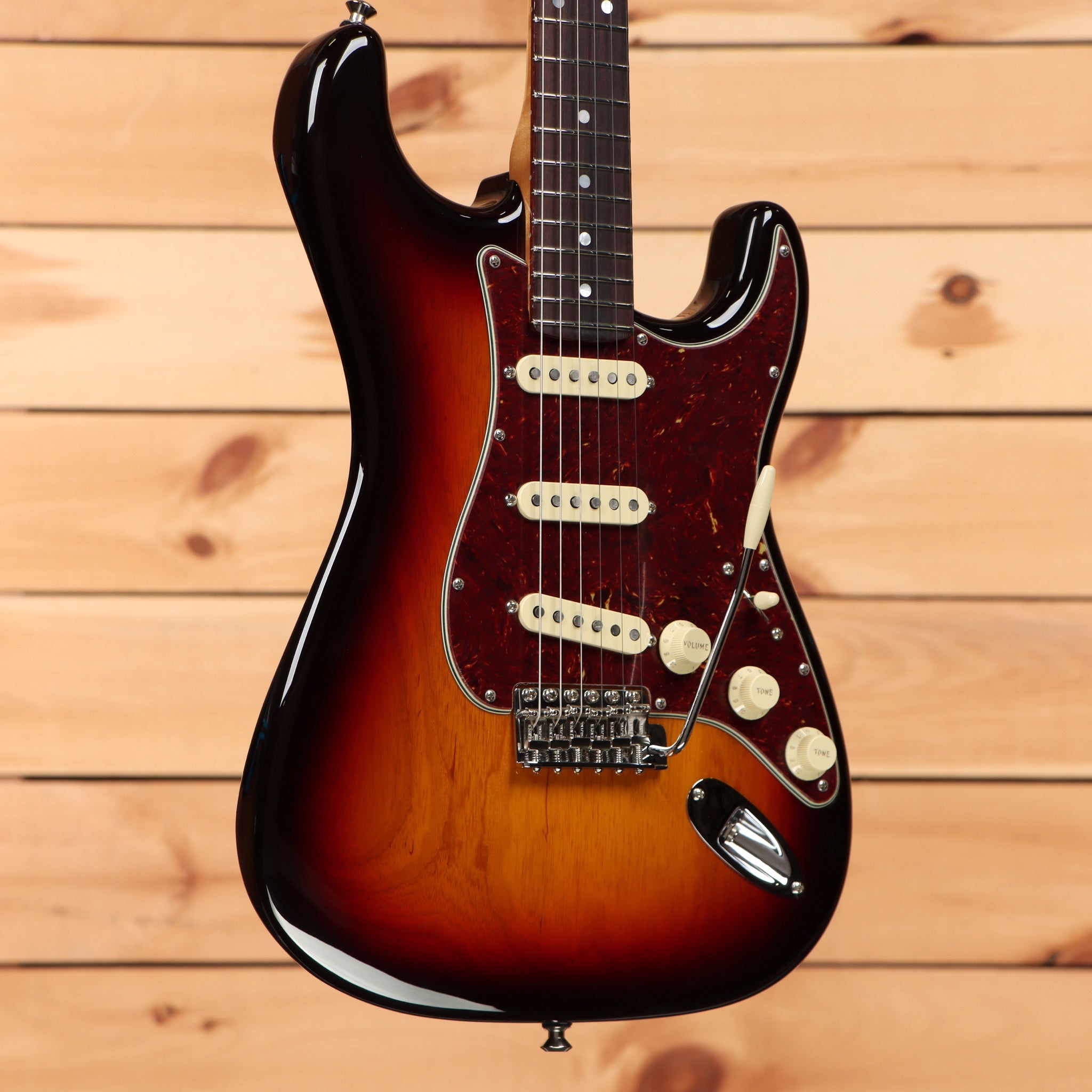 Fender Custom Shop American Custom Stratocaster electric guitar Chocolate 3-Tone Sunburst with single-coil pickups