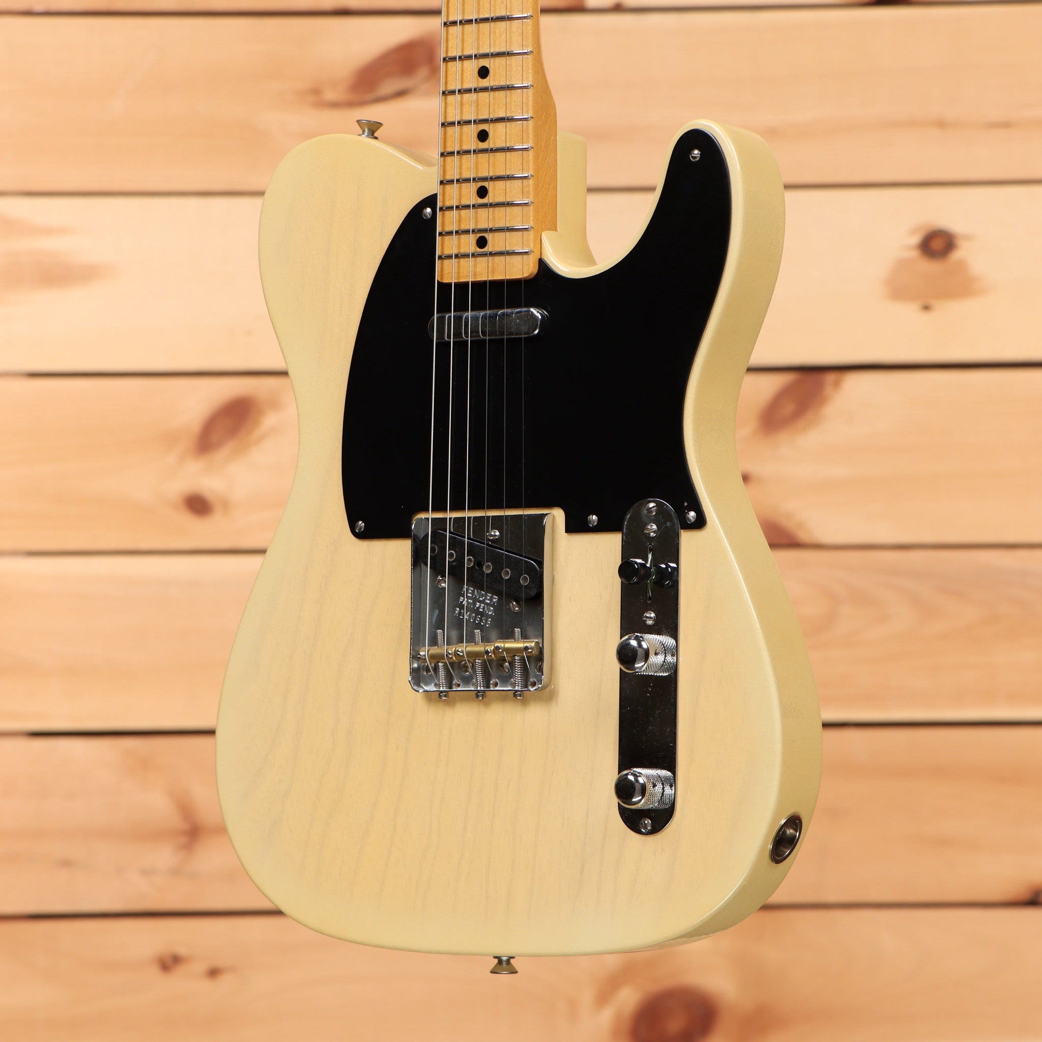 Fender Custom Shop 1952 Telecaster Closet Classic electric guitar Nocaster Blonde with black pickguard and maple neck